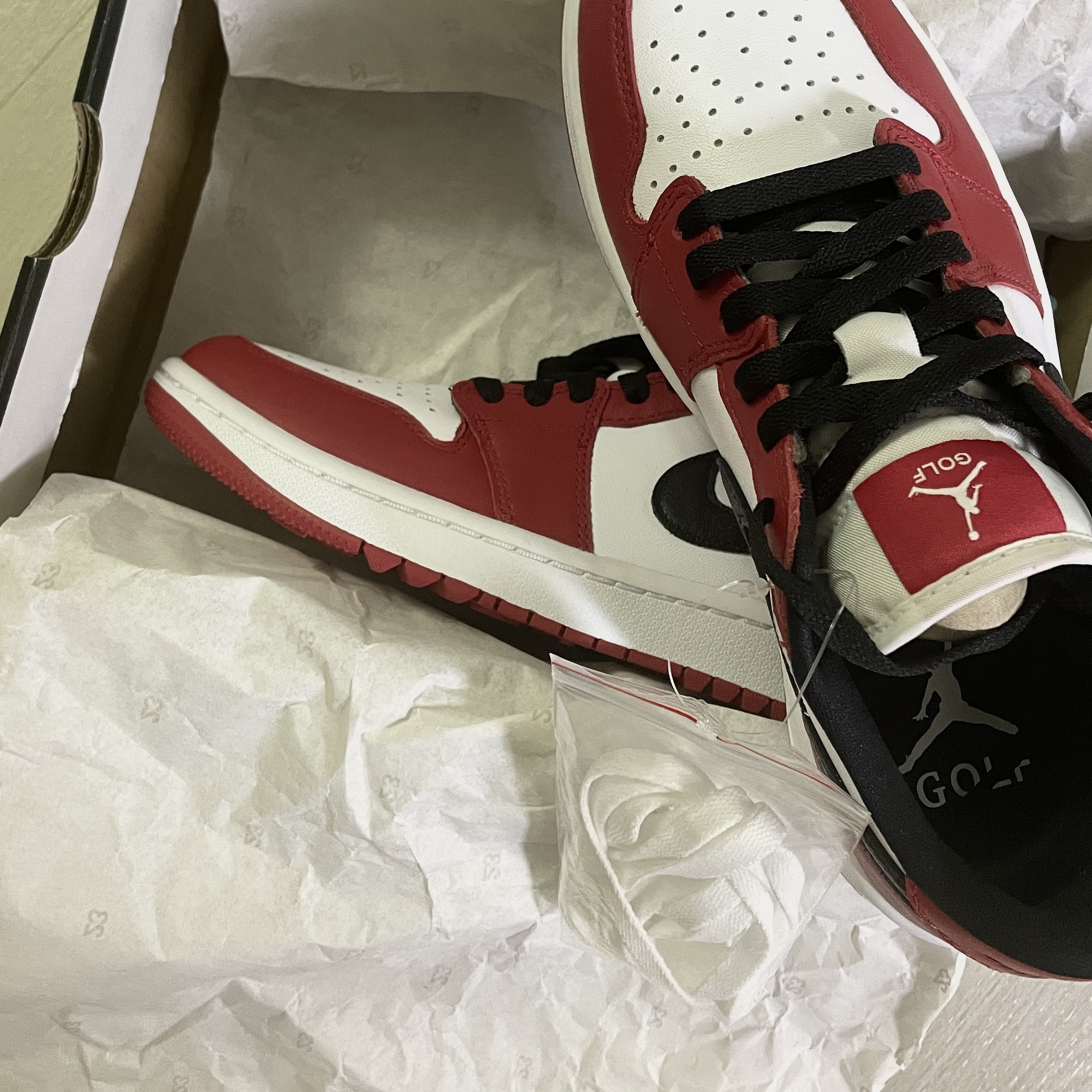 Jordan 1 Low Golf Chicago 착용 스타일 - 2