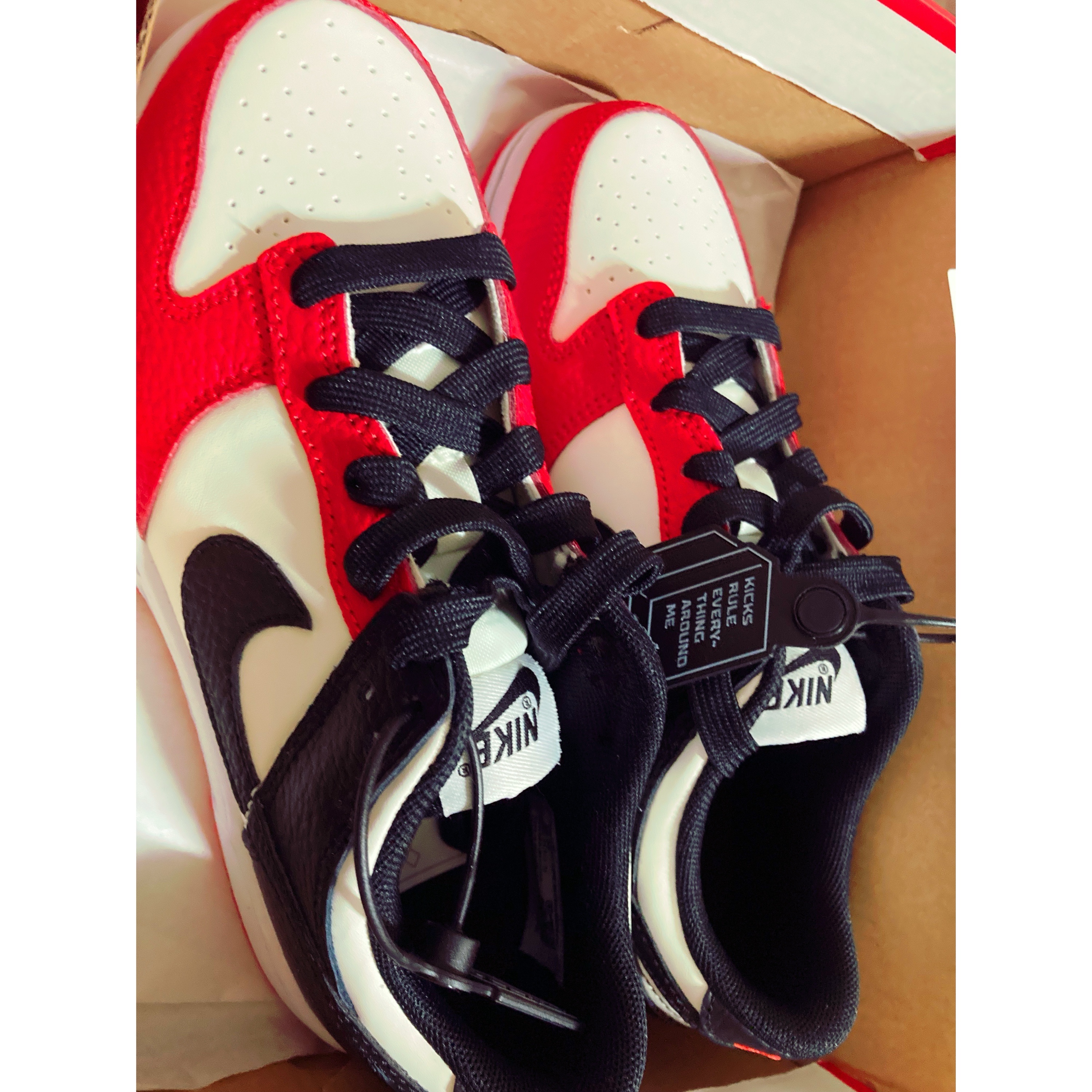 (PS) Nike x NBA Dunk Low Black and Chile Red 착용 스타일 - 2
