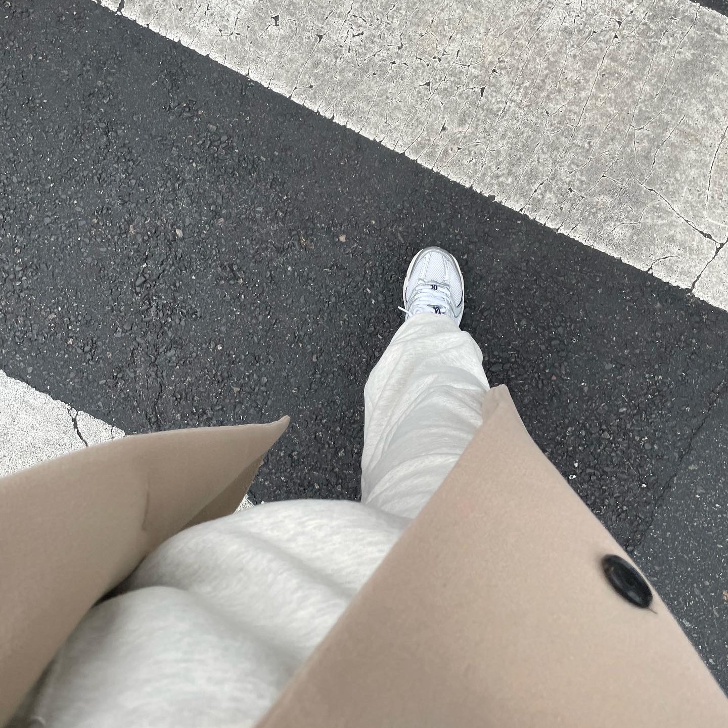 New Balance 530 Steel Grey 착용 스타일 - 1