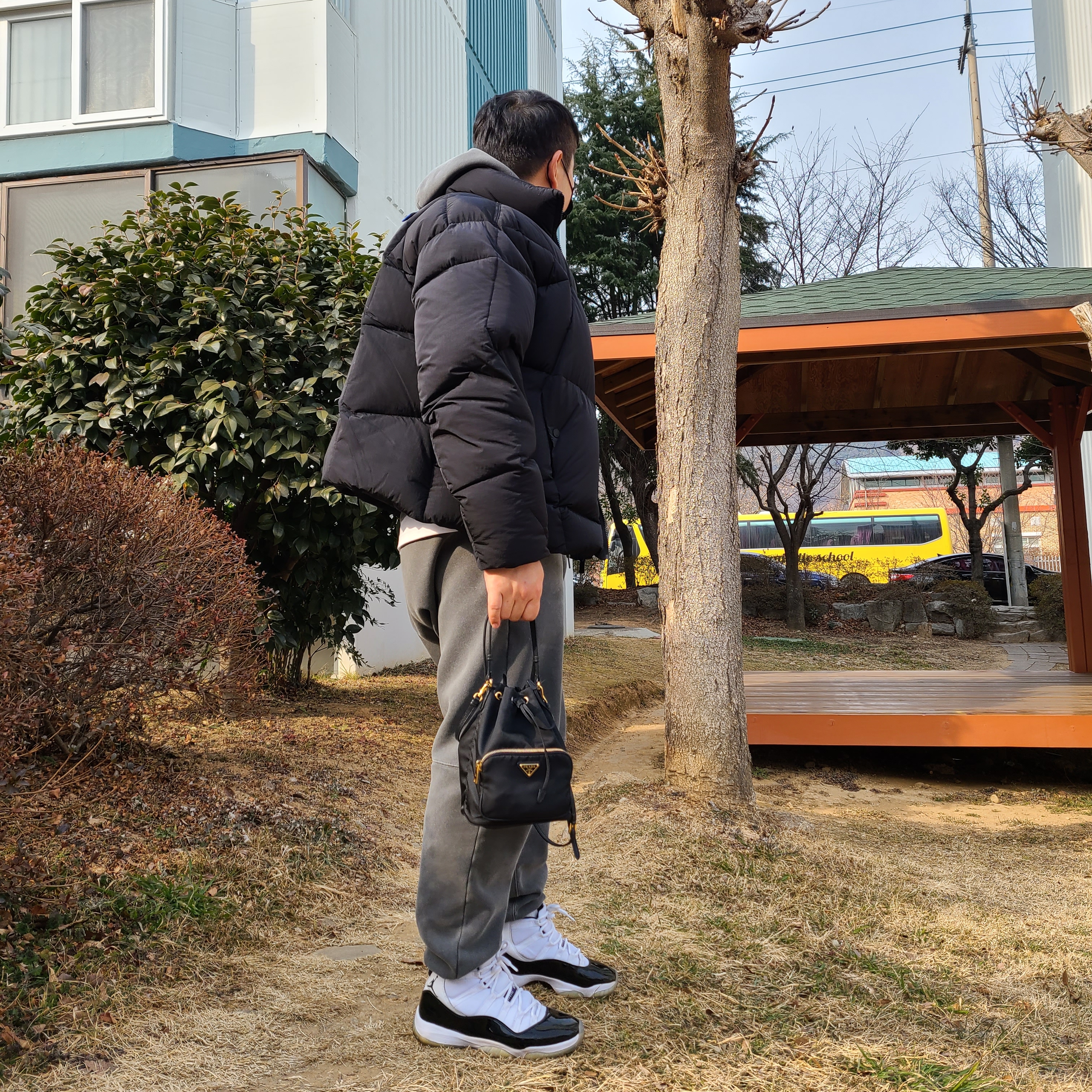 IAB Studio Blocked Pigment Sweatpants Black, IAB Studio Blocked Pigment Hoodie Black 착용 스타일