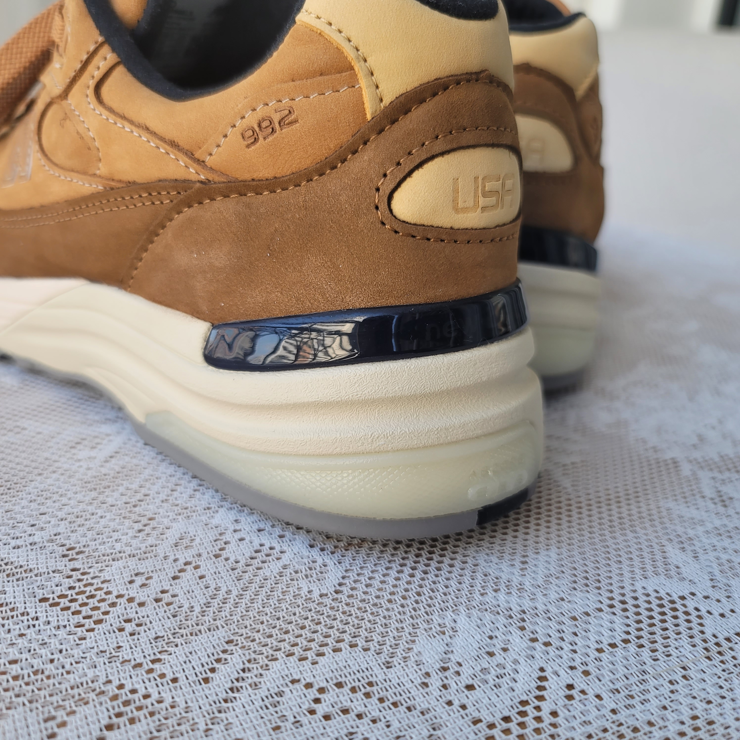New Balance 992 Made in USA Brown 착용 스타일 - 5