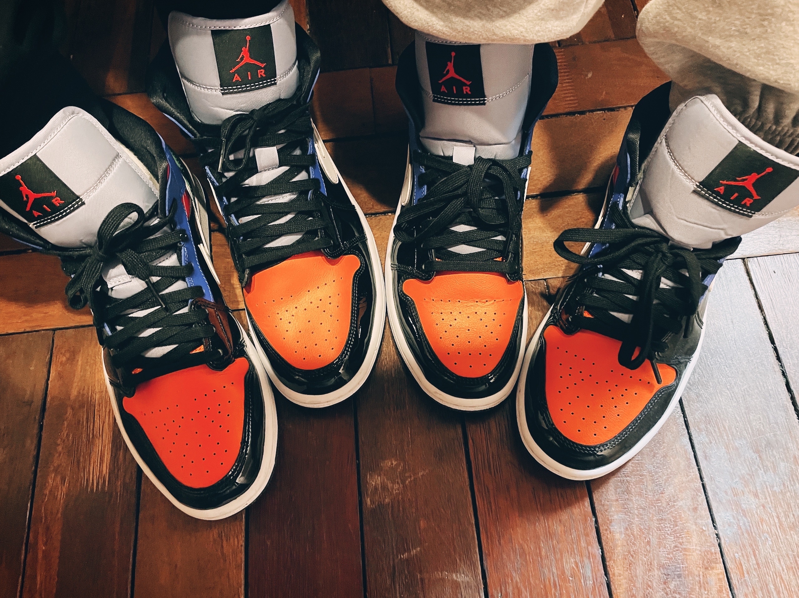 (W) Jordan 1 Mid SE Patent Blend 착용 스타일