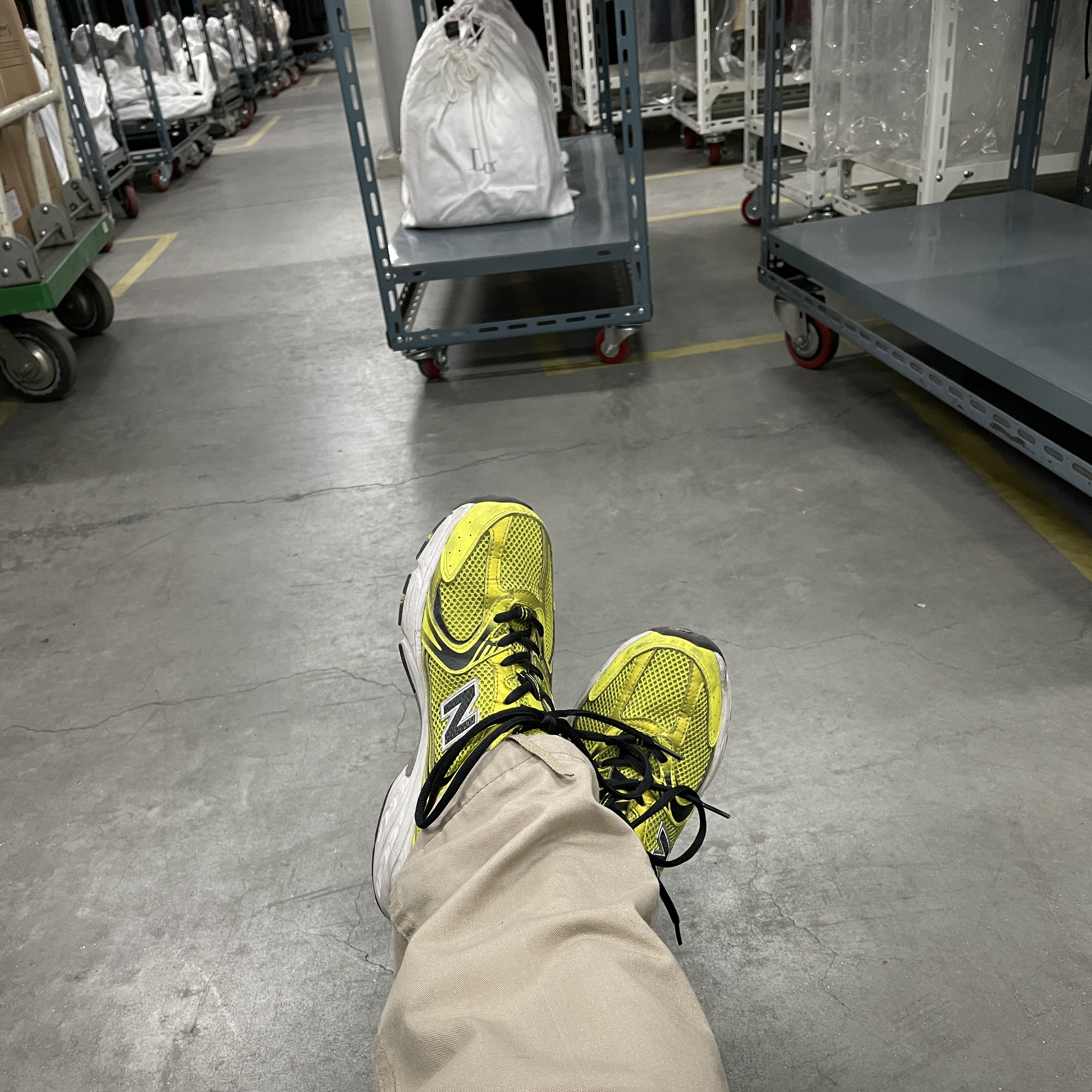 New Balance 530 Yellow 착용 스타일