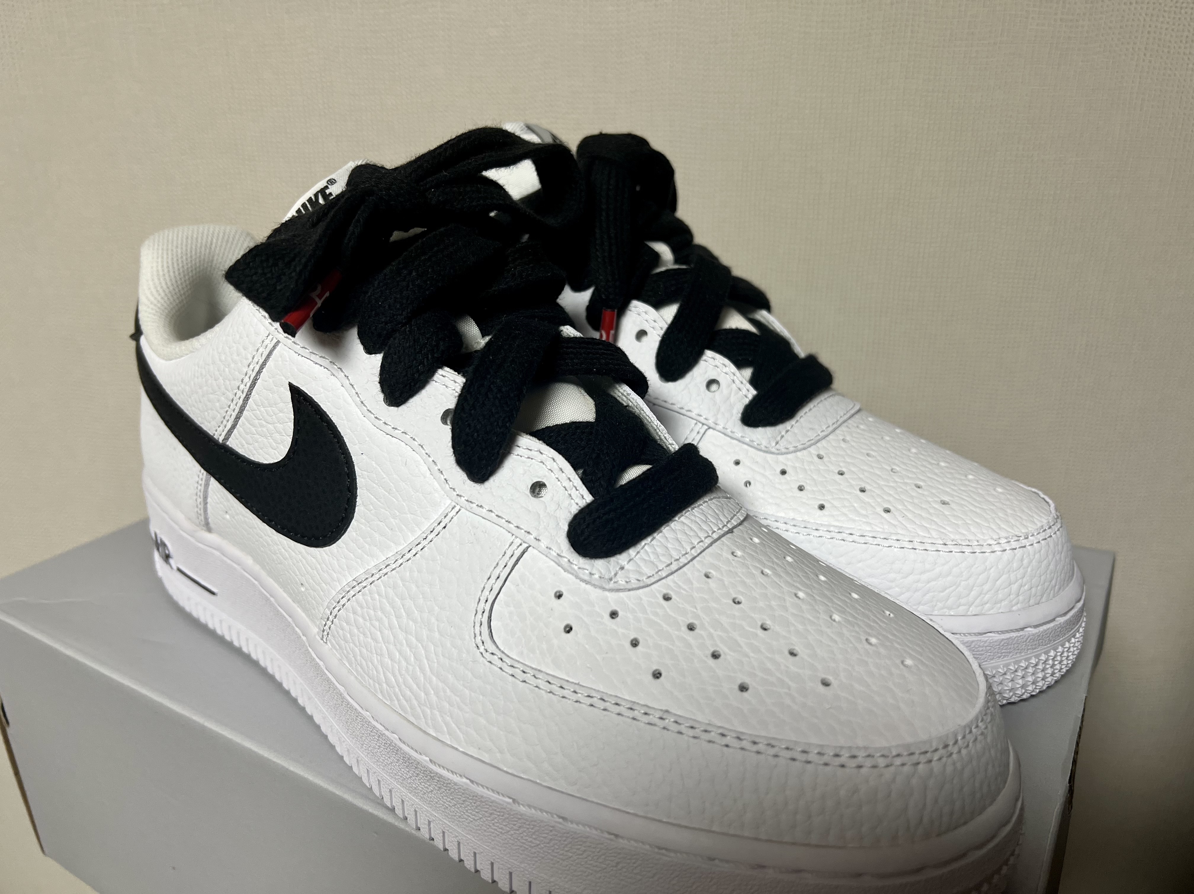 Nike Air Force 1 '07 White Black 착용 스타일 - 3