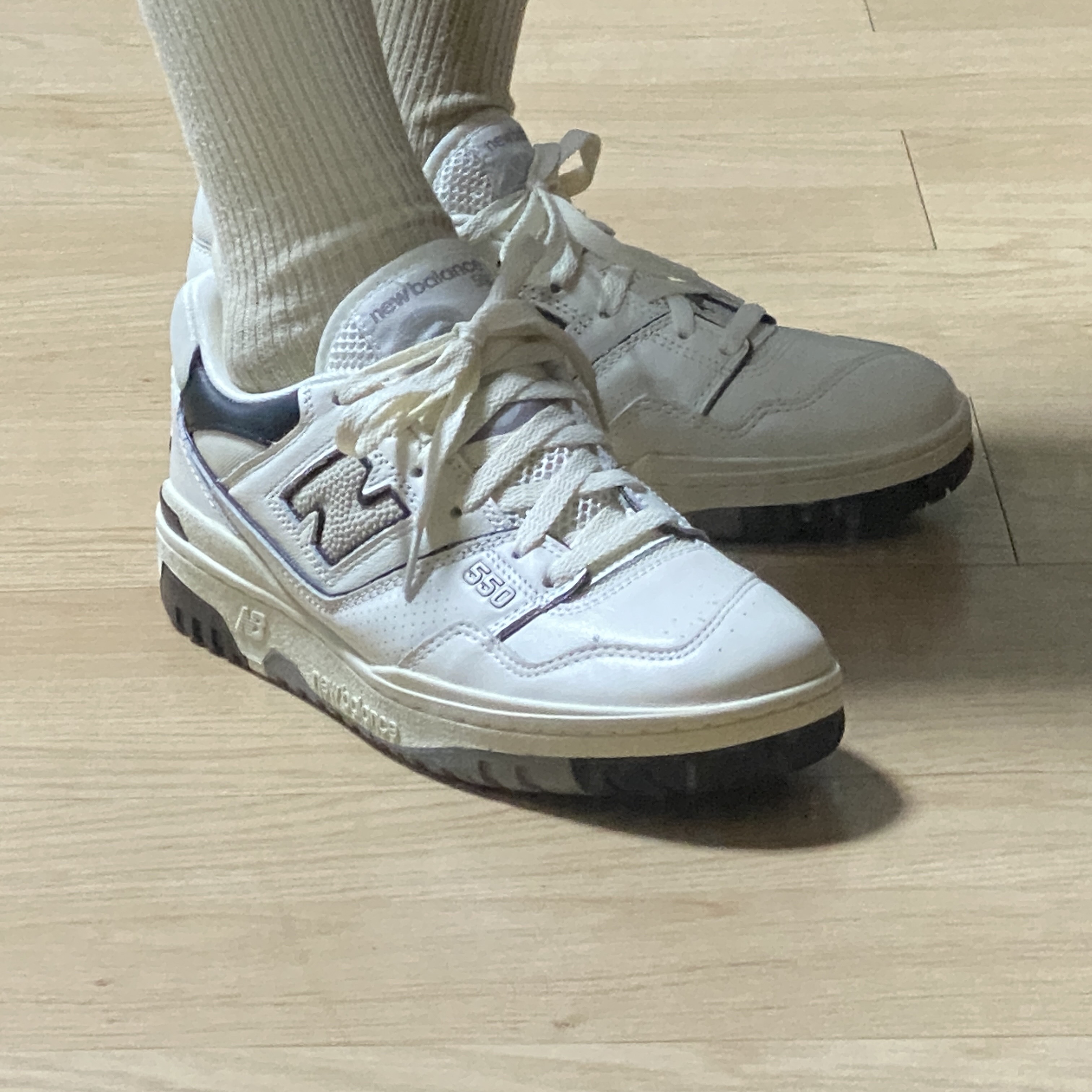 New Balance 550 White Grey - 2E Wide 착용 스타일