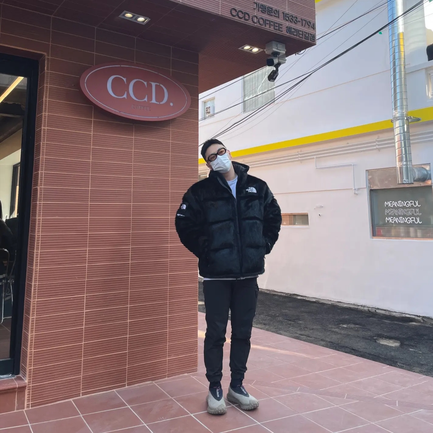 Supreme x The North Face Faux Fur Nuptse Jacket Black - 20FW, Nike ACG Mountain Fly Gore-Tex Khaki 착용 스타일