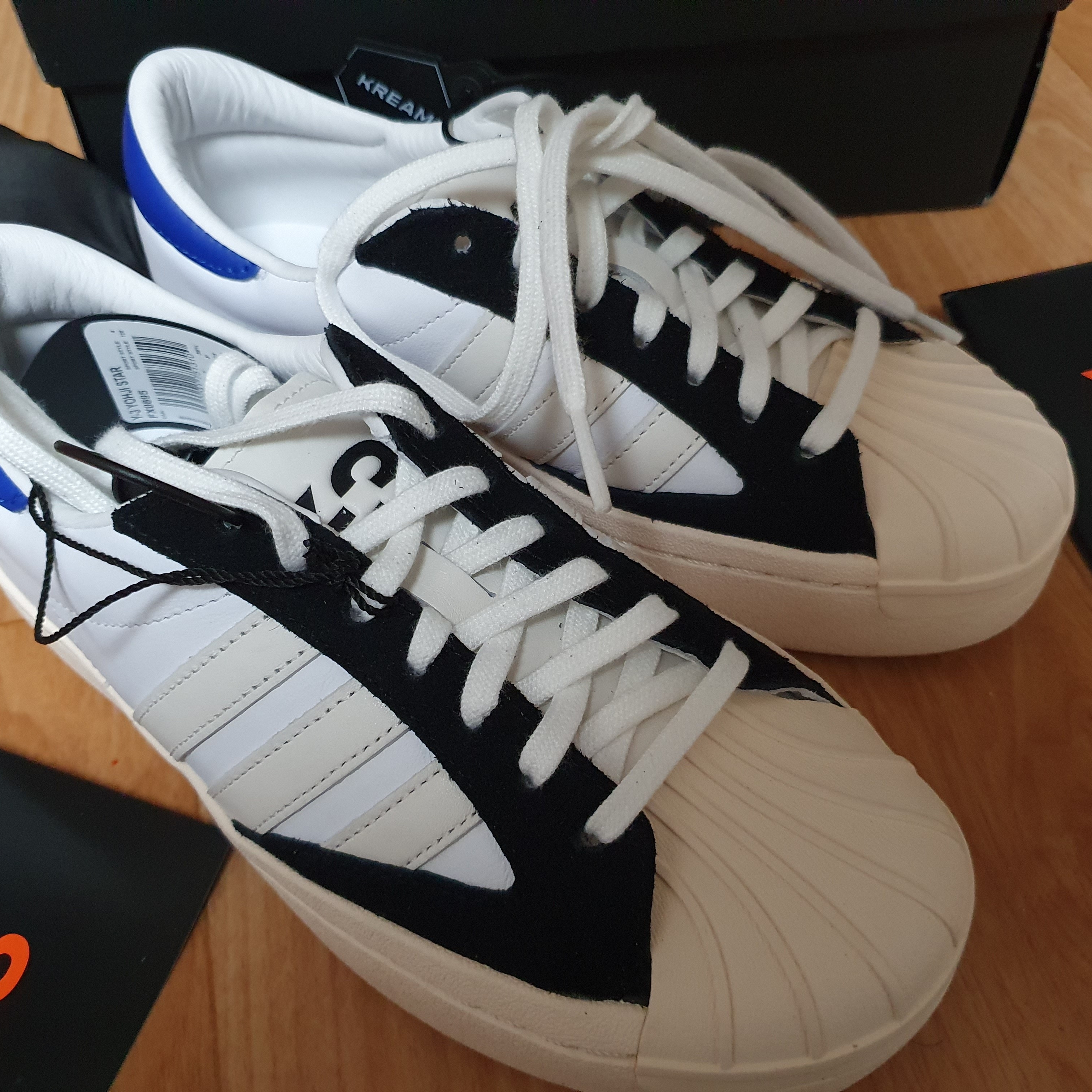 Y-3 Yohji Star Cloud White Bold Blue 착용 스타일 - 2