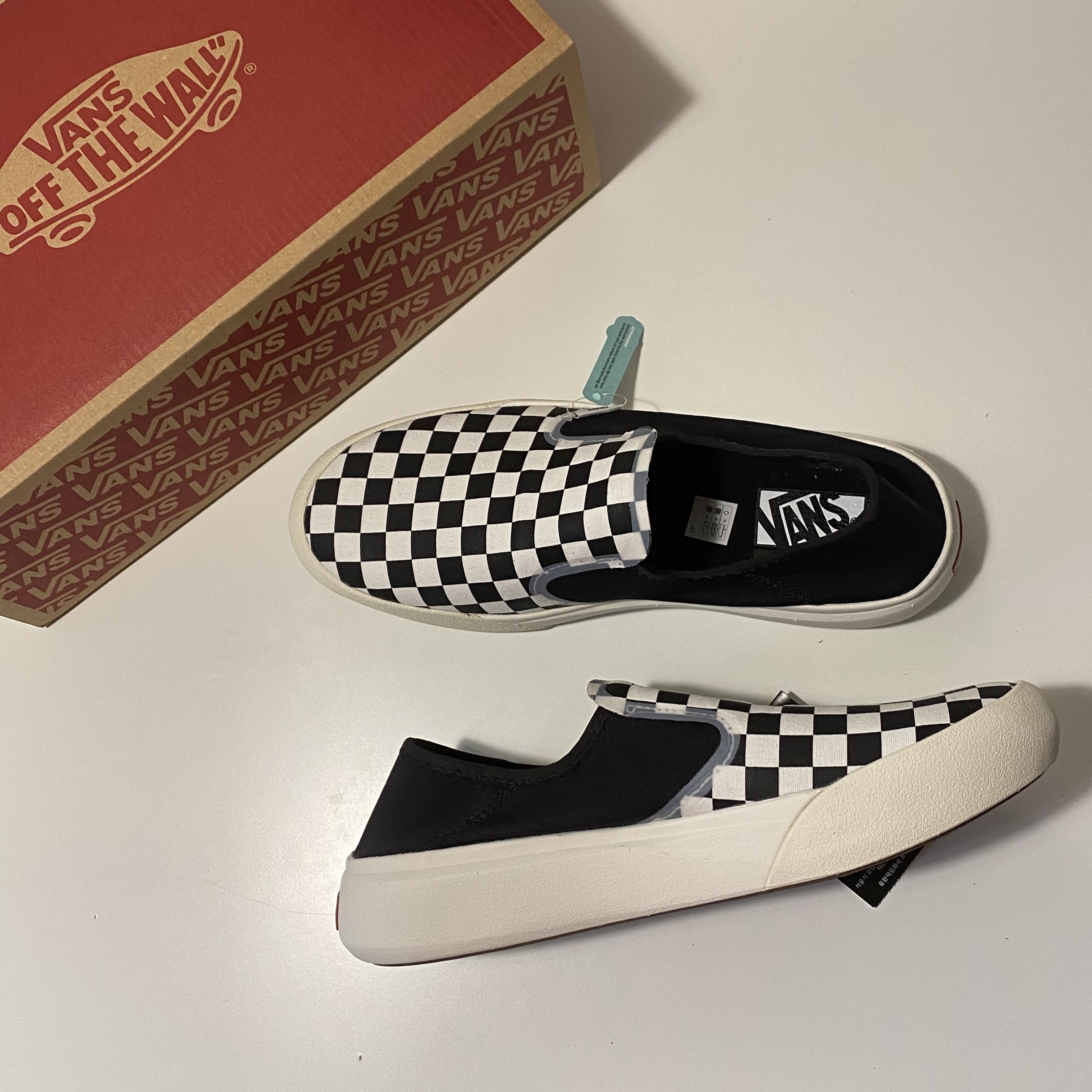 Vans Checkerboard Comfycush One Black 착용 스타일 - 3