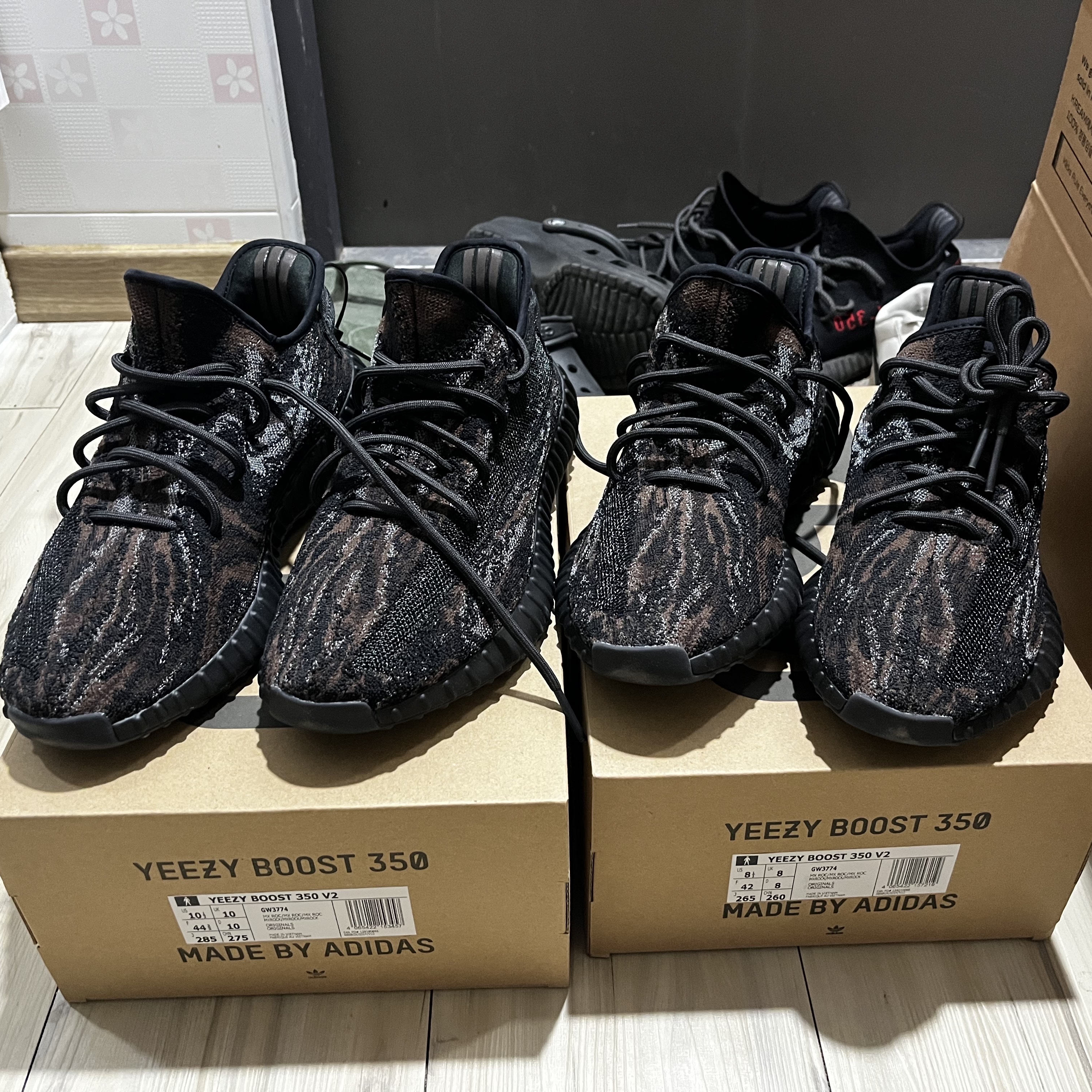 Adidas Yeezy Boost 350 V2 Black Red 2020, Adidas Yeezy Boost 350 V2 MX Rock 착용 스타일