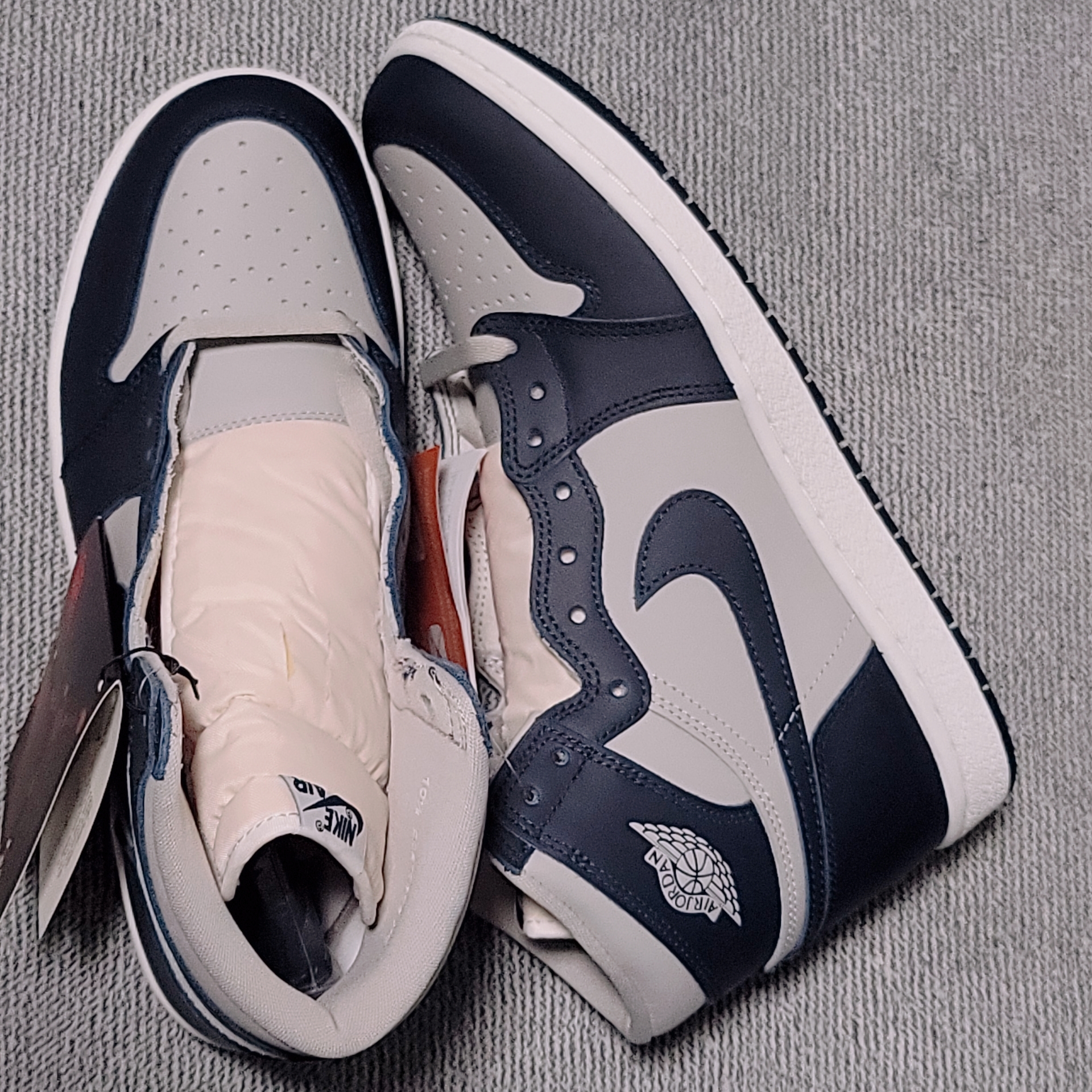 Jordan 1 High 85 College Navy 착용 스타일 - 1