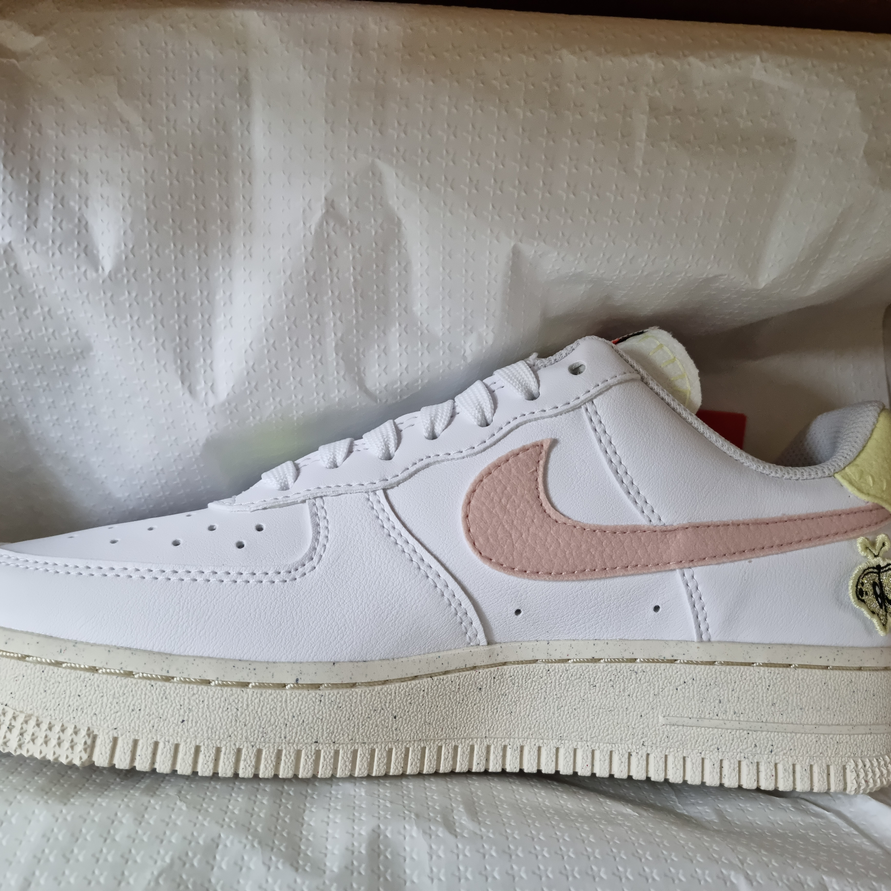 (W) Nike Air Force 1 '07 SE Next Nature White Pink Oxford 착용 스타일 - 1
