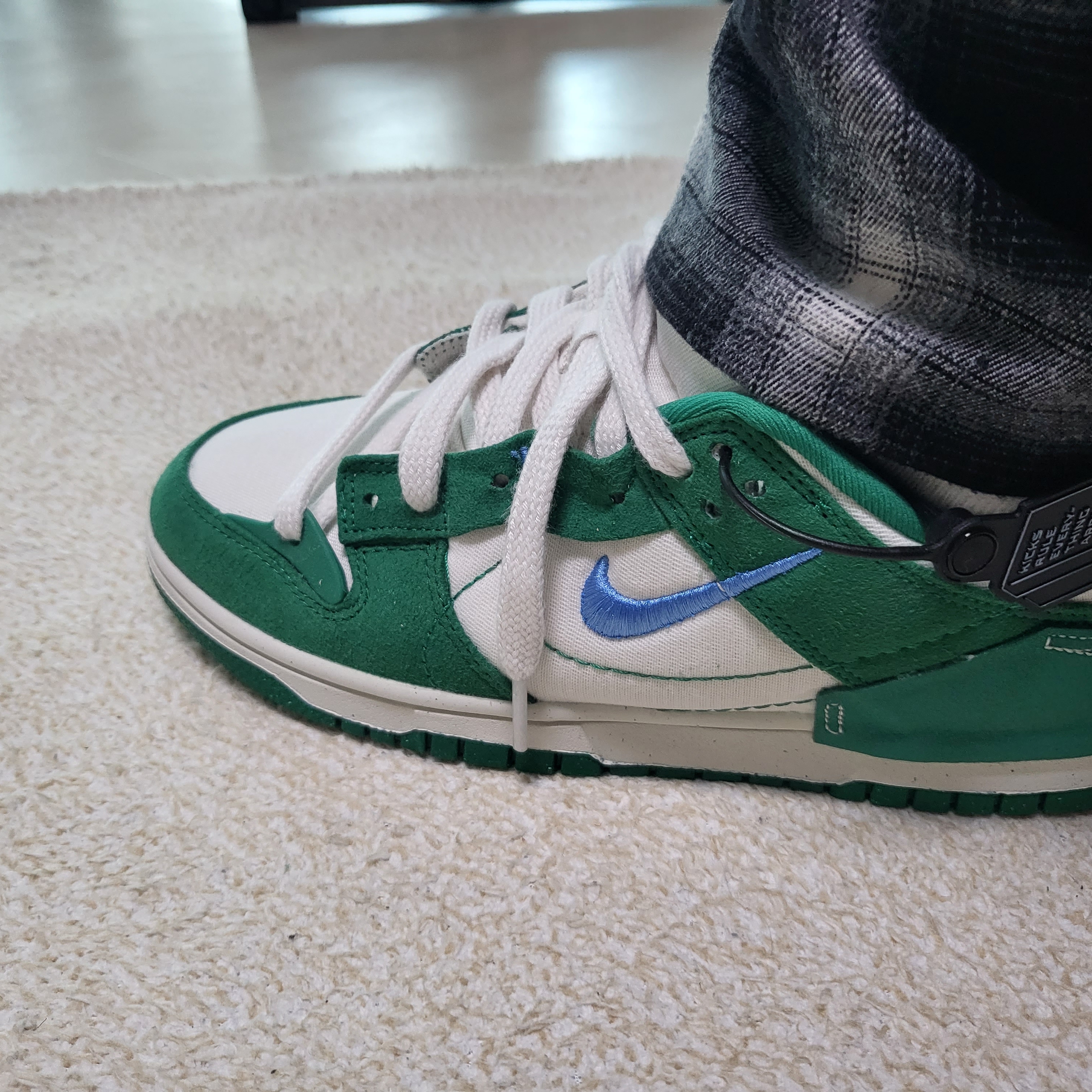 (W) Nike Dunk Low Disrupt 2 Phantom University Blue 착용 스타일 - 2