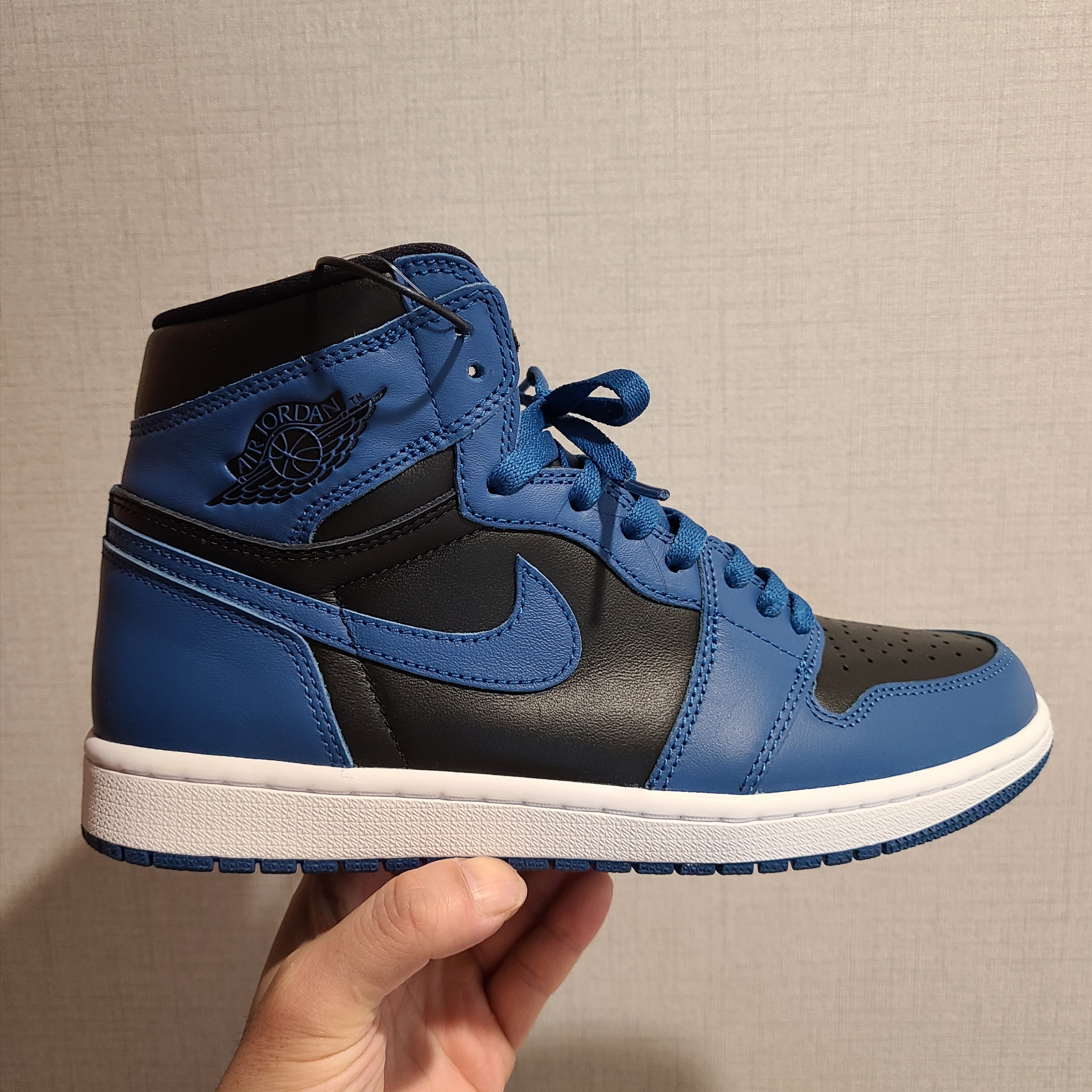 Jordan 1 Retro High OG Dark Marina Blue 착용 스타일