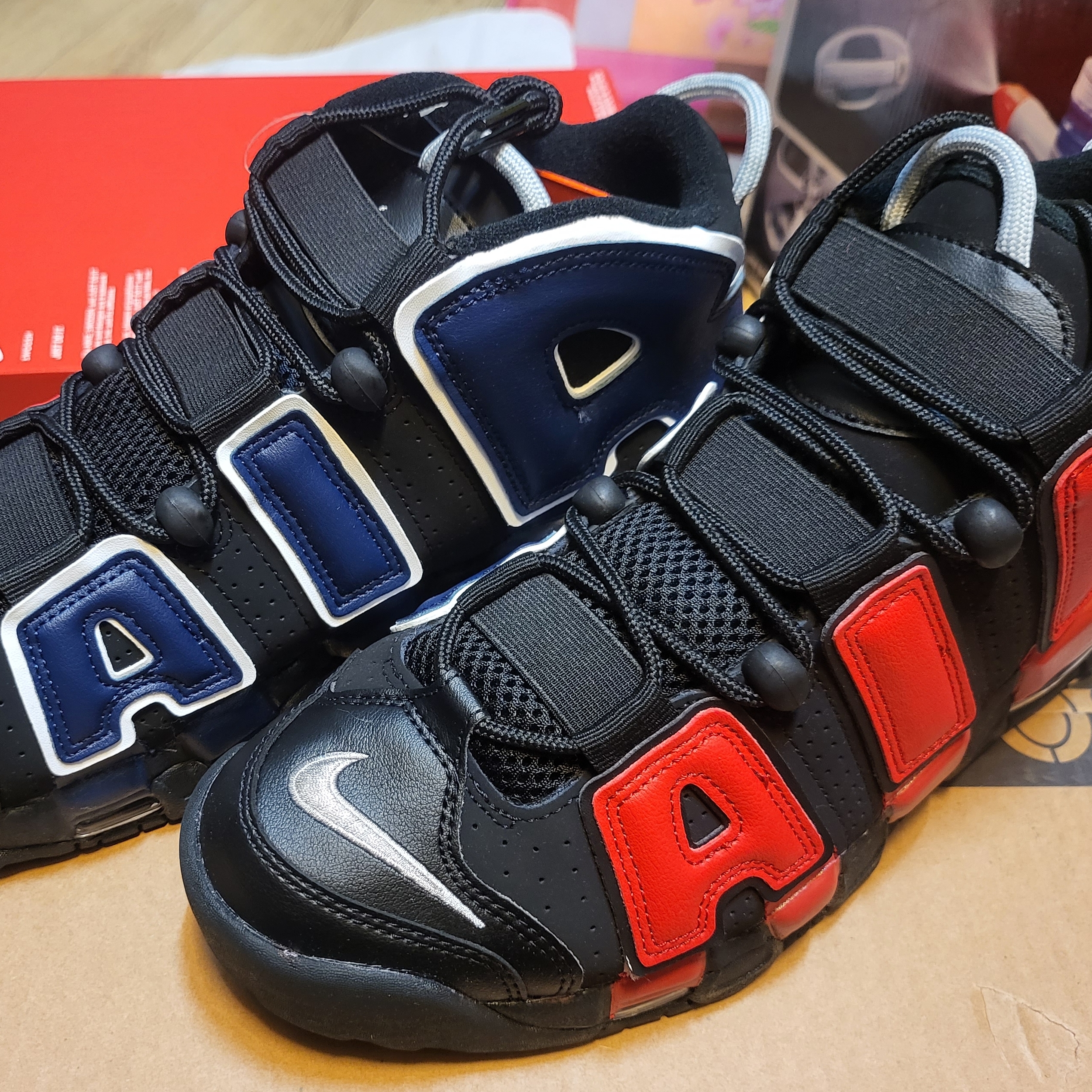 Nike Air More Uptempo 96 Black University Red 착용 스타일