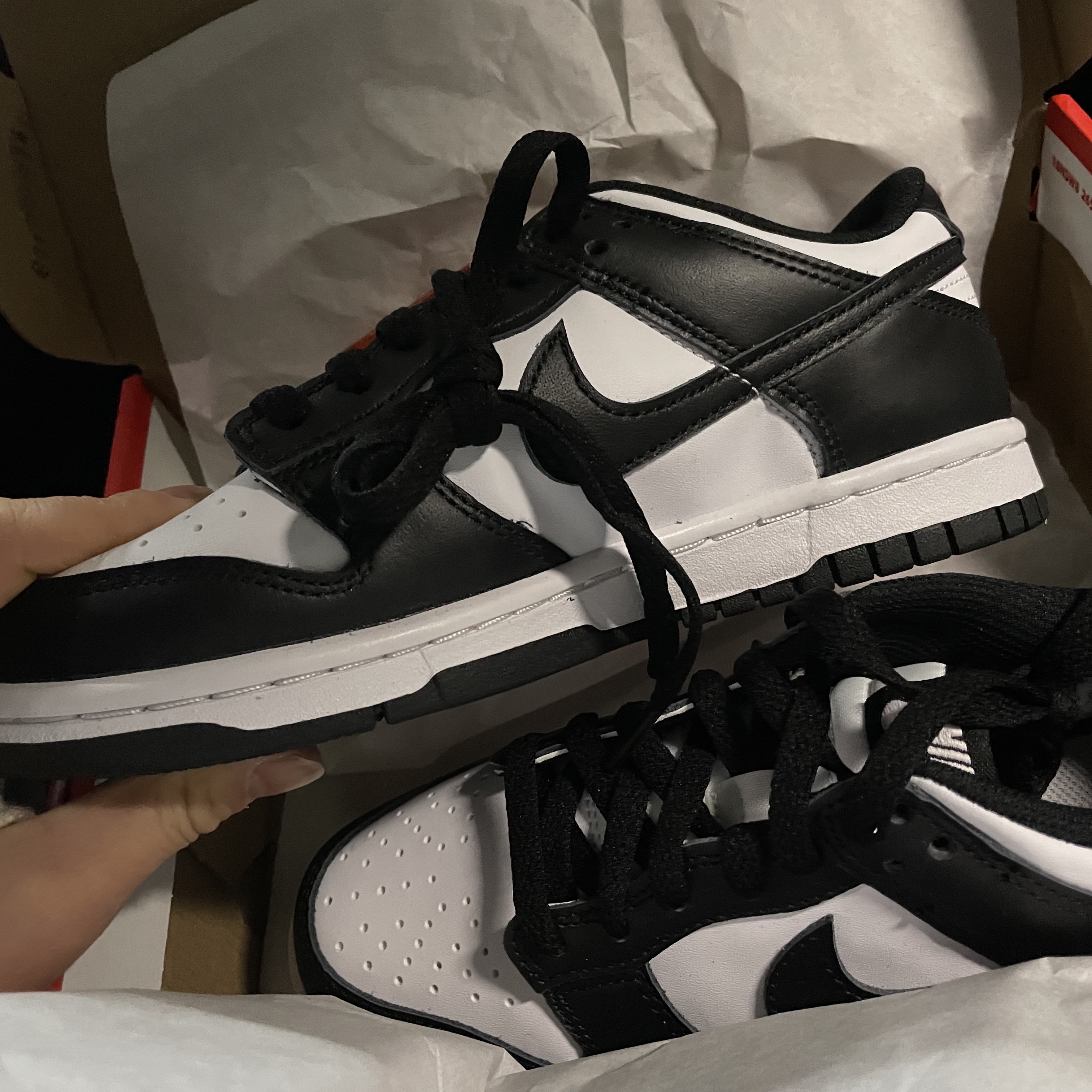 (GS) Nike Dunk Low Black 착용 스타일