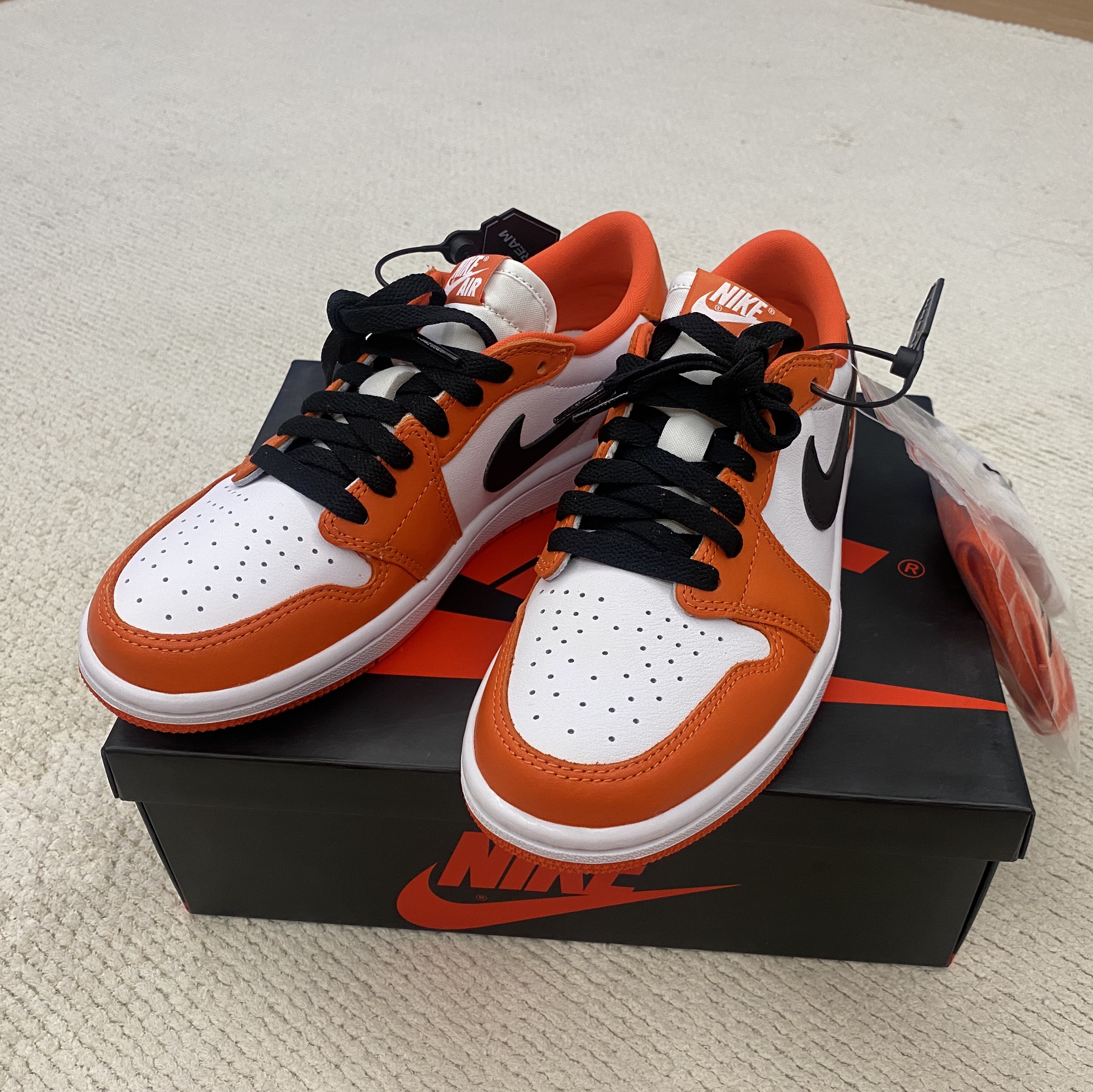 (W) Jordan 1 Low OG Starfish 착용 스타일 - 2