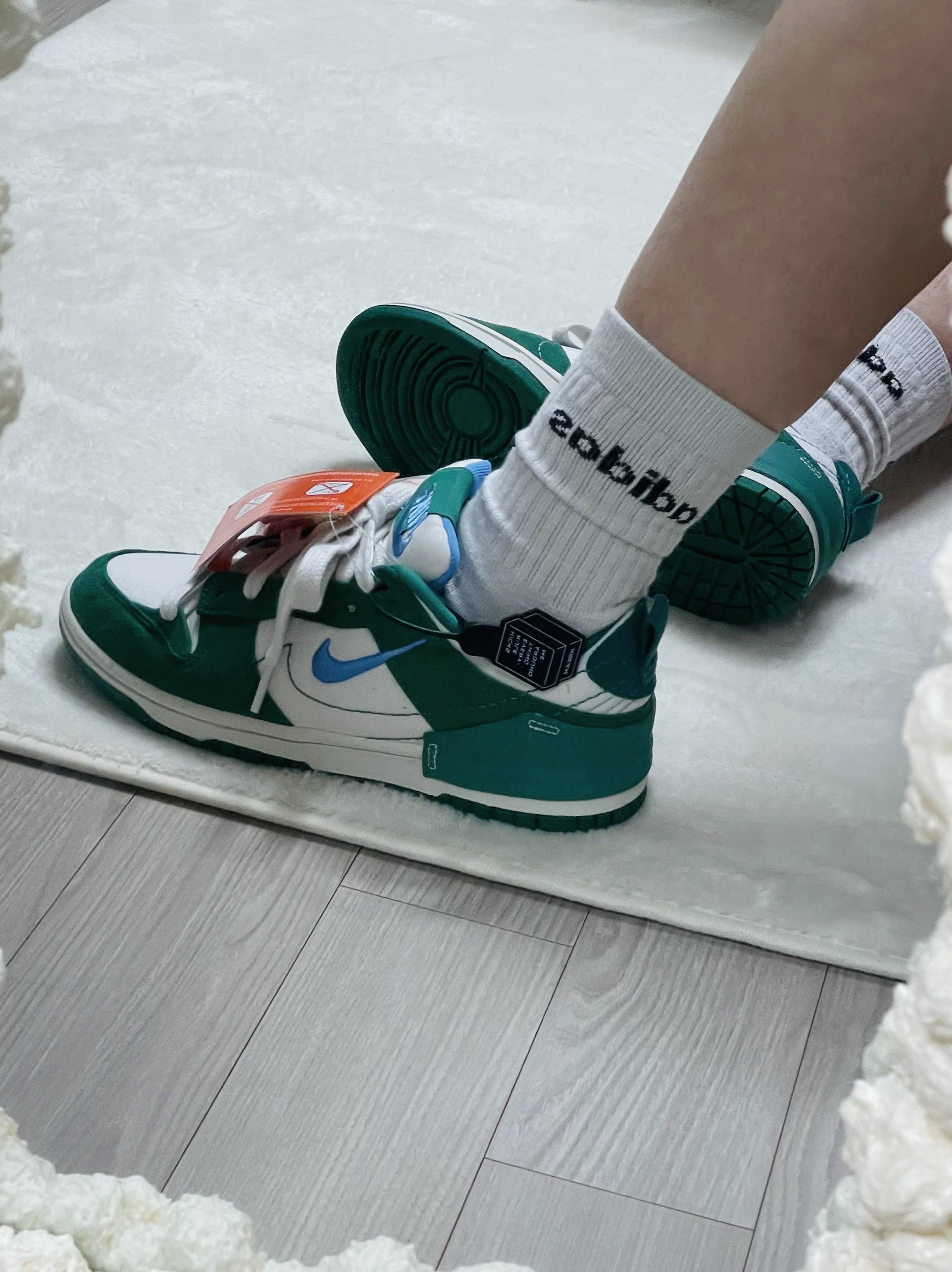 (W) Nike Dunk Low Disrupt 2 Phantom University Blue 착용 스타일 - 3