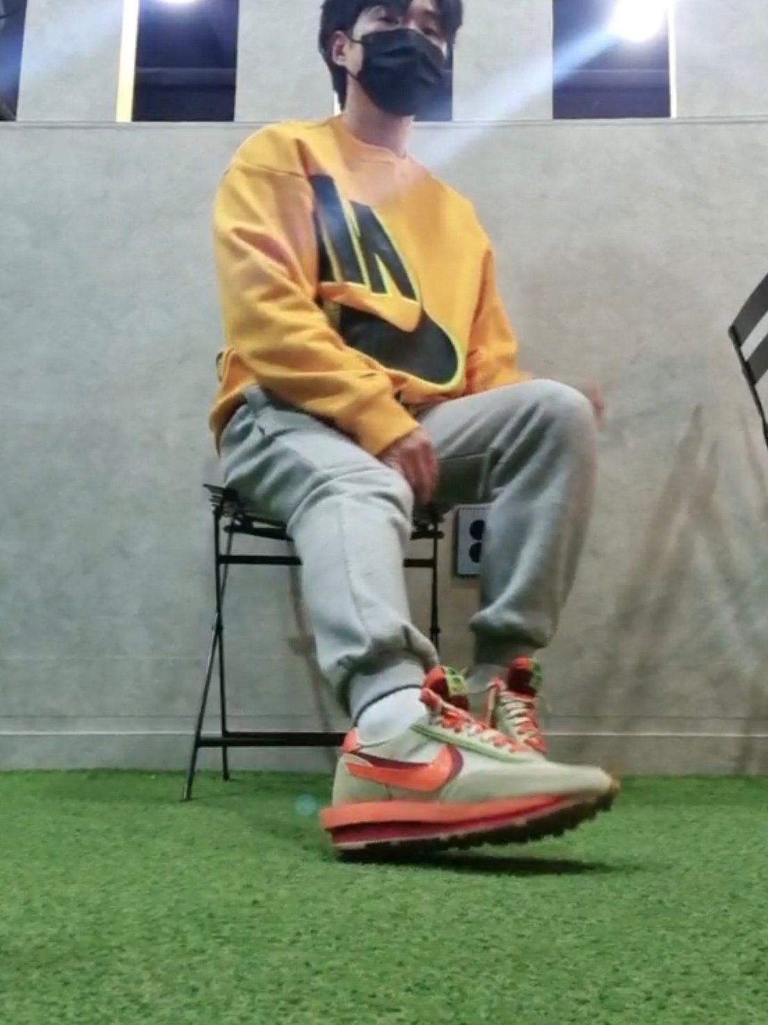 Nike x Sacai x Clot LDWaffle Orange Blaze 착용 스타일 - 2