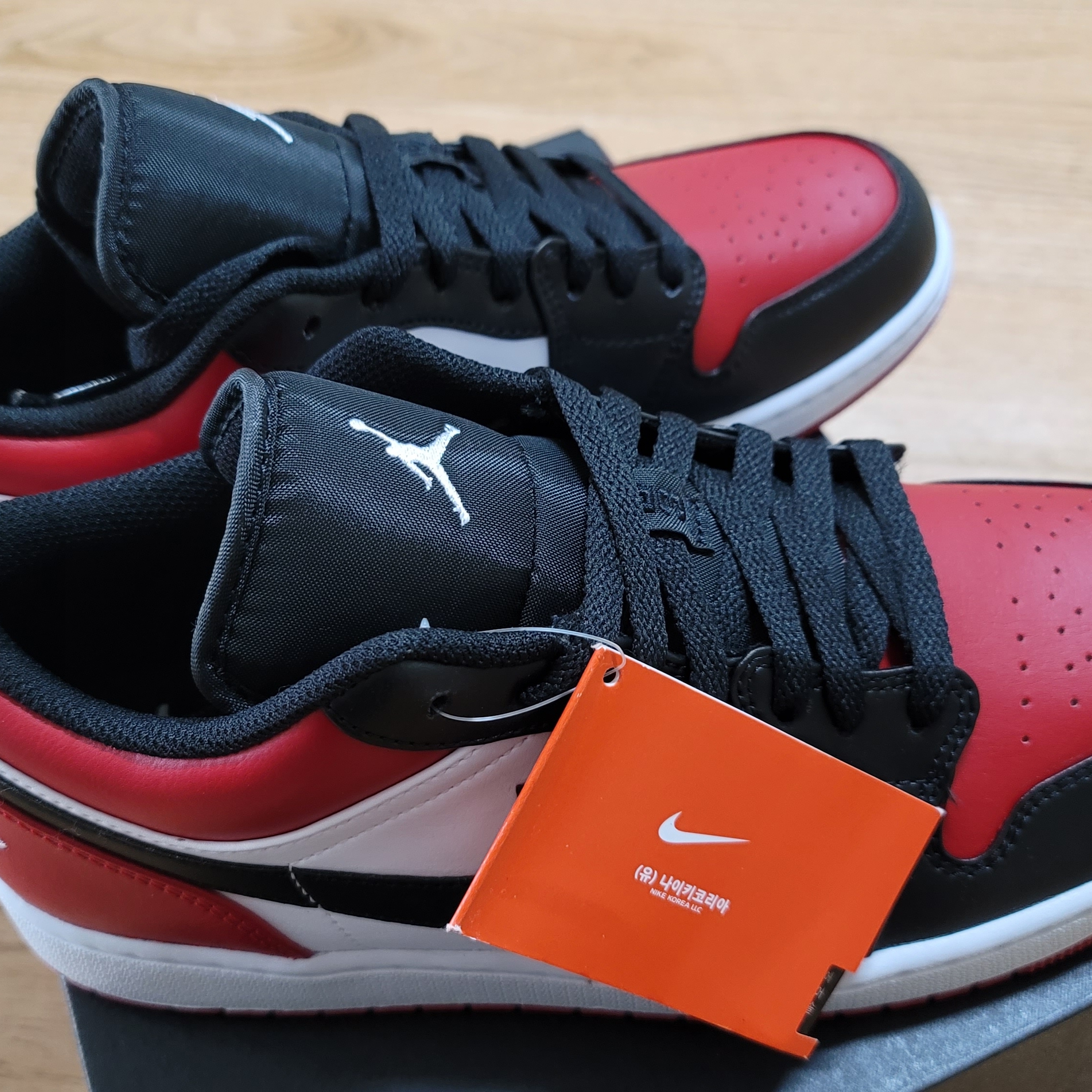 Jordan 1 Low Bred Toe 착용 스타일 - 4