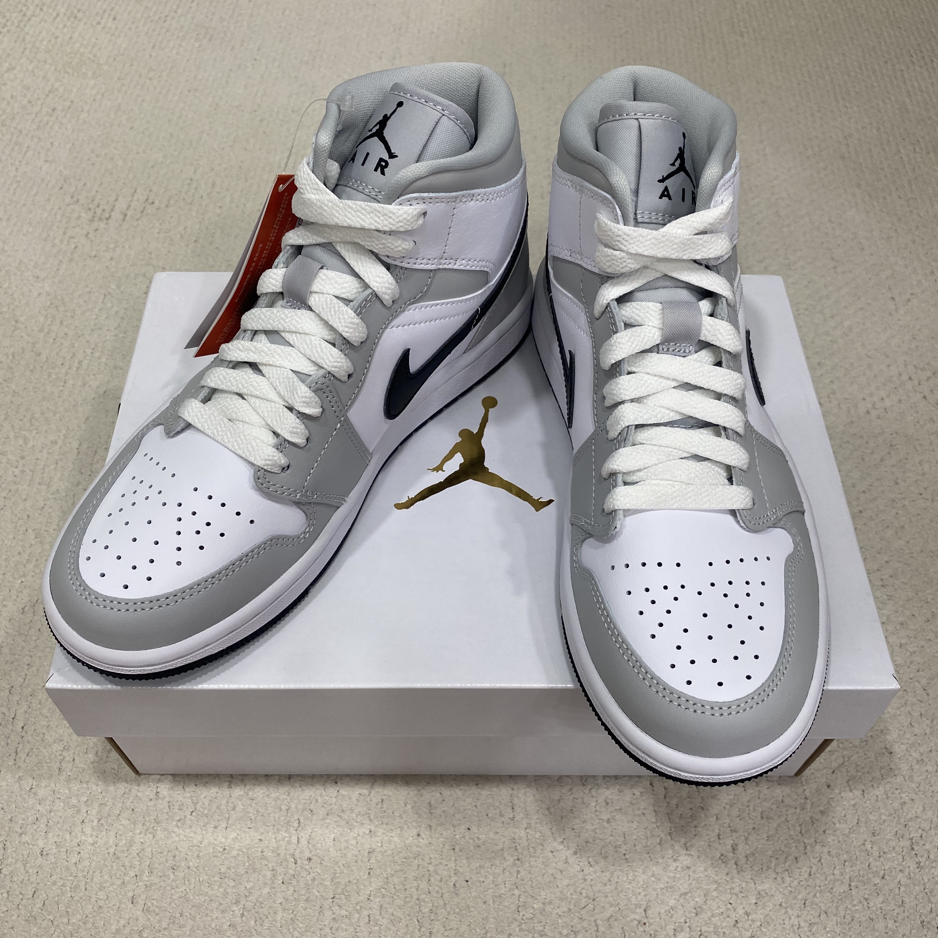 (W) Jordan 1 Mid Grey Fog 착용 스타일 - 2