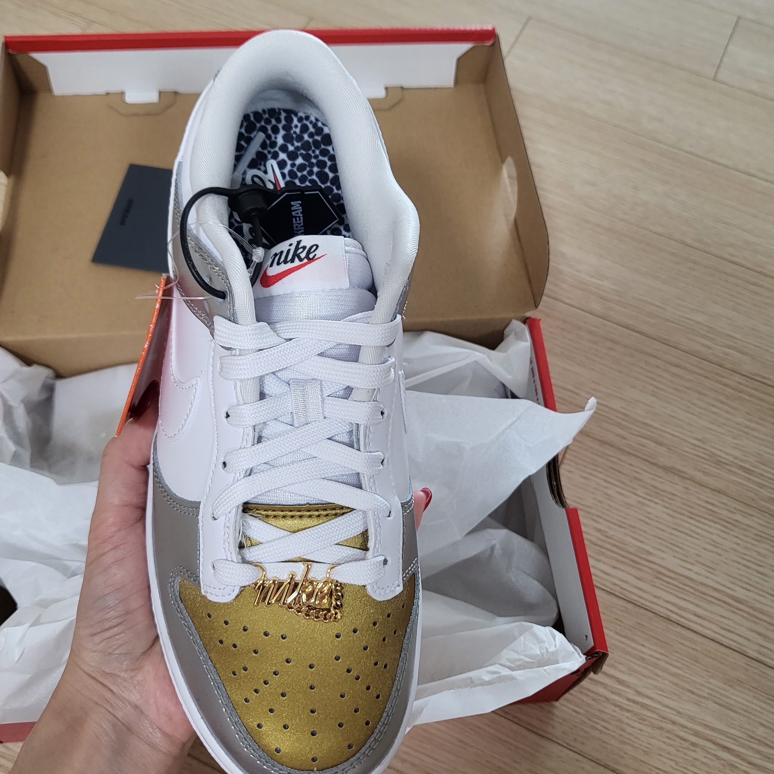 (W) Nike Dunk Low SE Heirloom 착용 스타일 - 1