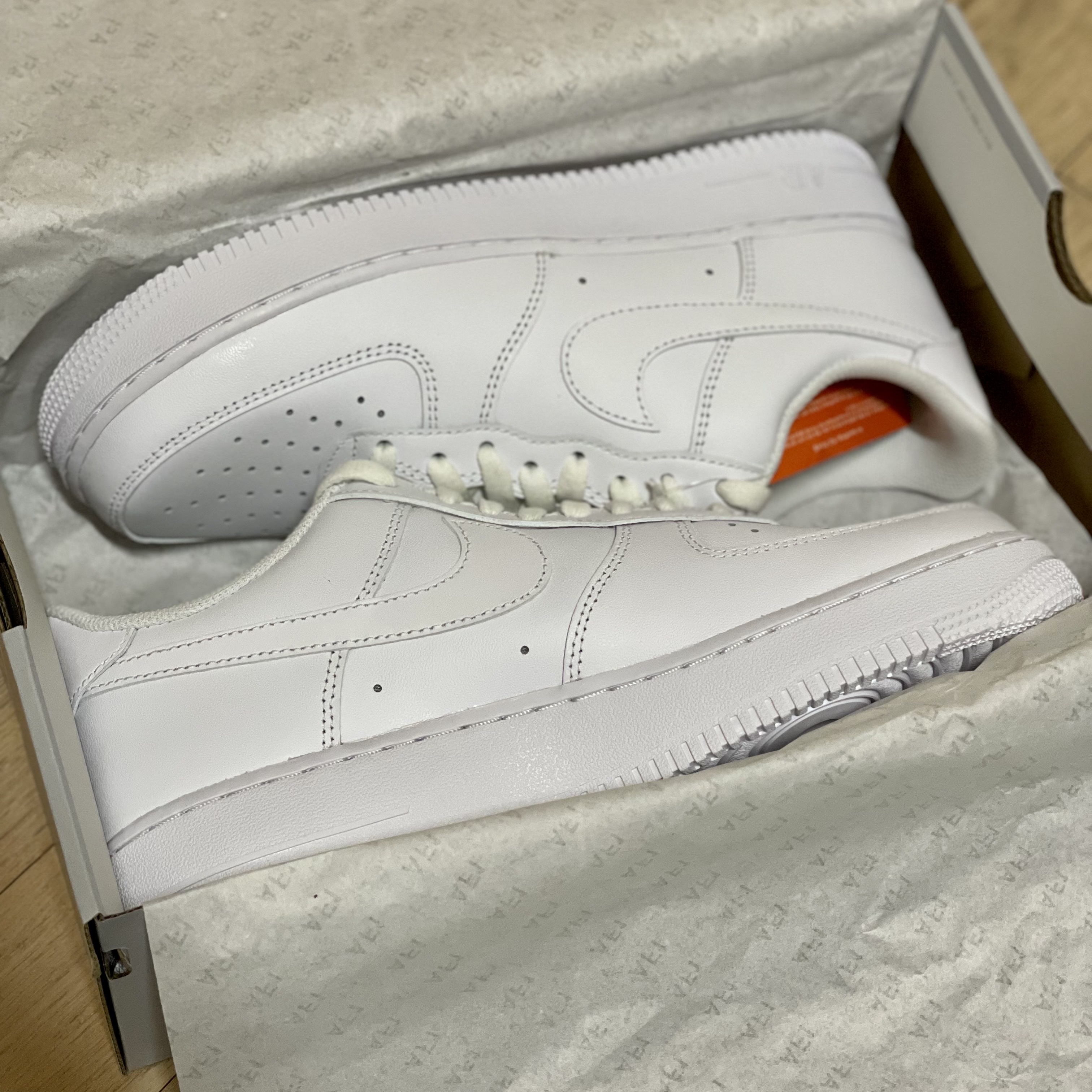 Nike Air Force 1 '07 Low White, (W) Nike Air Force 1 '07 Low White 착용 스타일 - 1