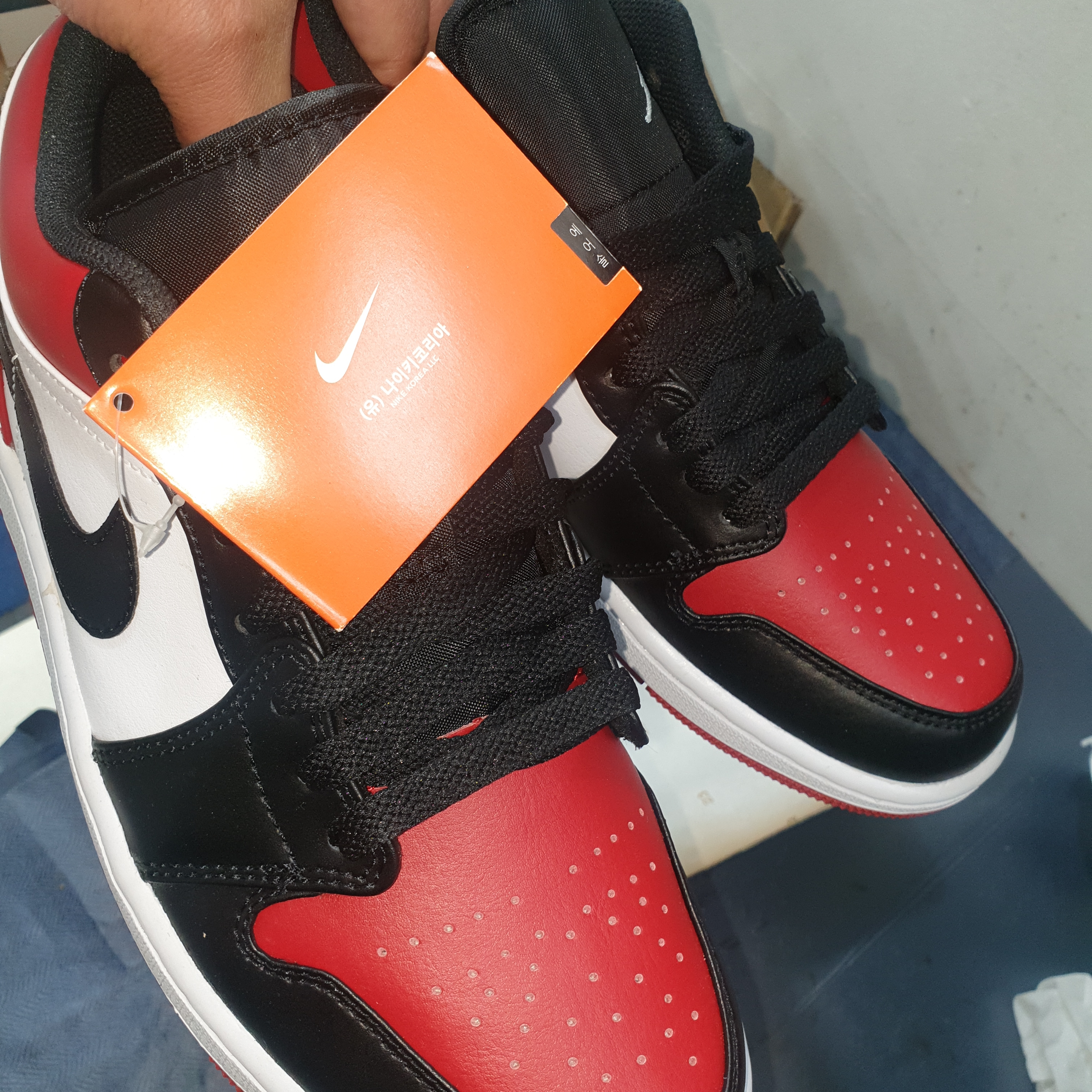 Jordan 1 Low Bred Toe 착용 스타일 - 2
