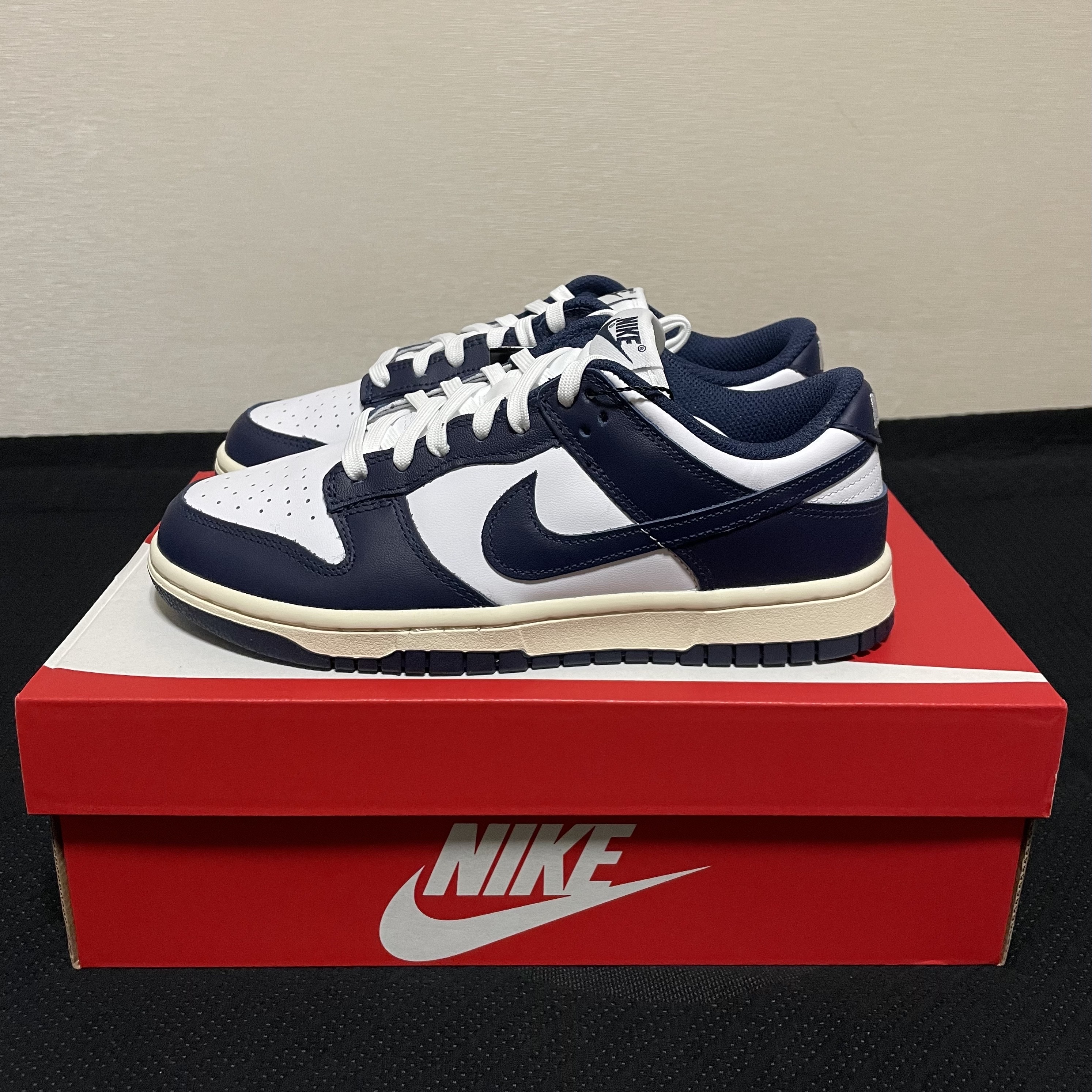 (W) Nike Dunk Low Vintage Midnight Navy 착용 스타일 - 2