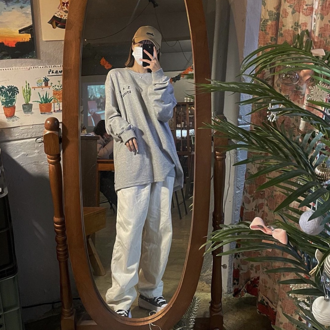 IAB Studio Long Sleeve Gray, Converse Run Star Hike Hi Black White Gum 착용 스타일 - 3