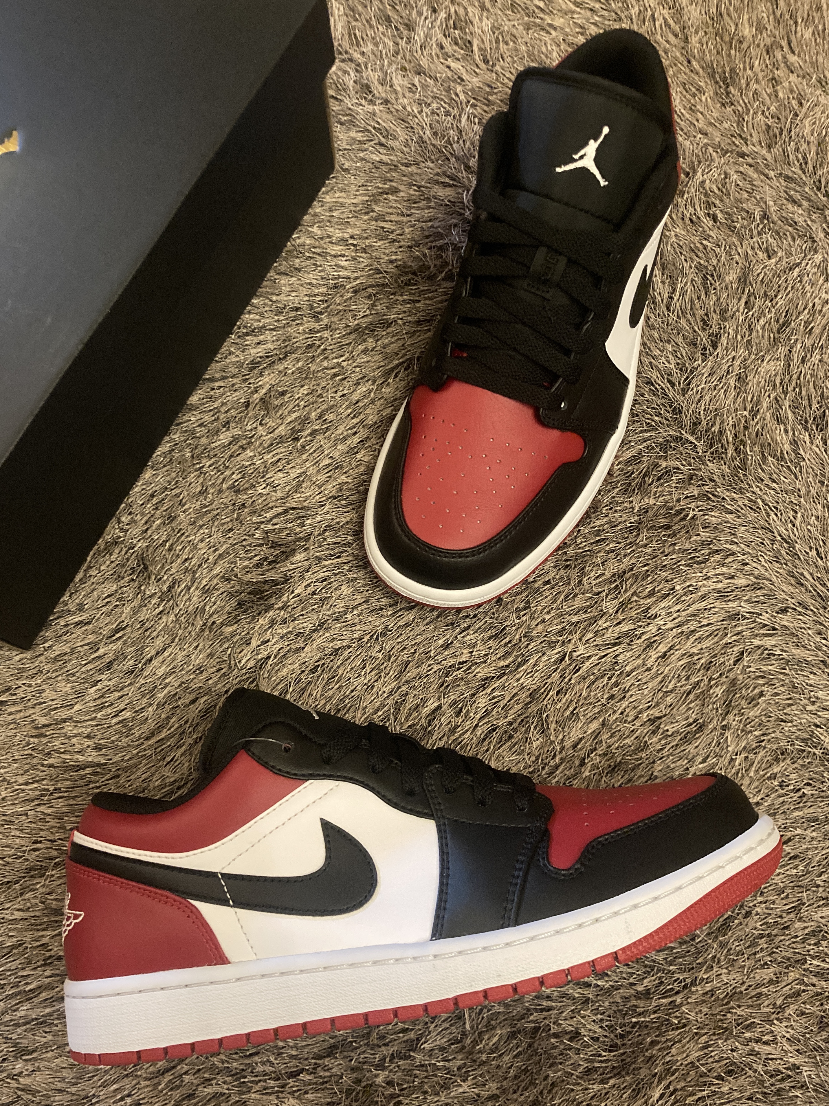 Jordan 1 Low Bred Toe 착용 스타일 - 2