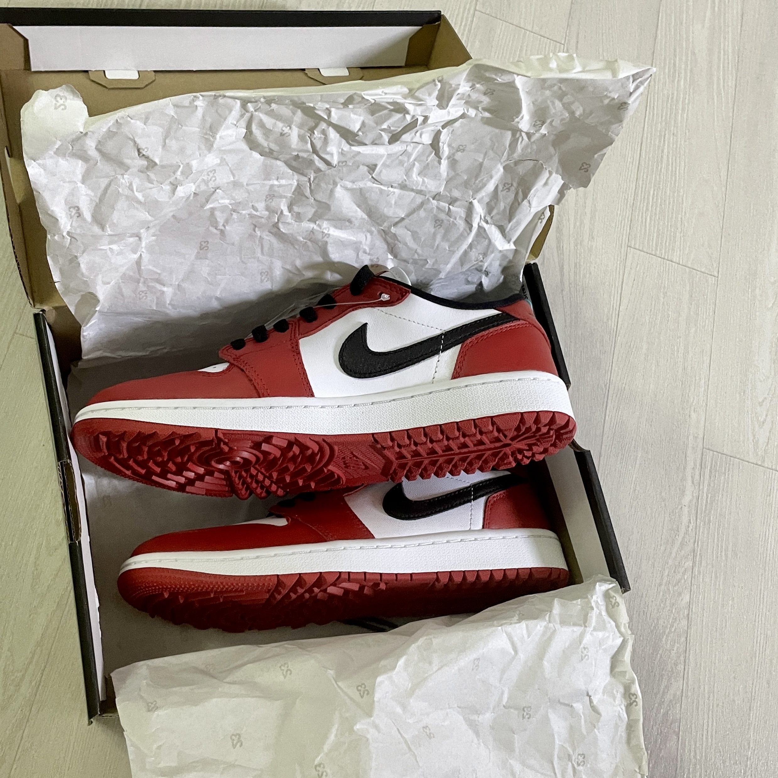 Jordan 1 Low Golf Chicago 착용 스타일 - 1
