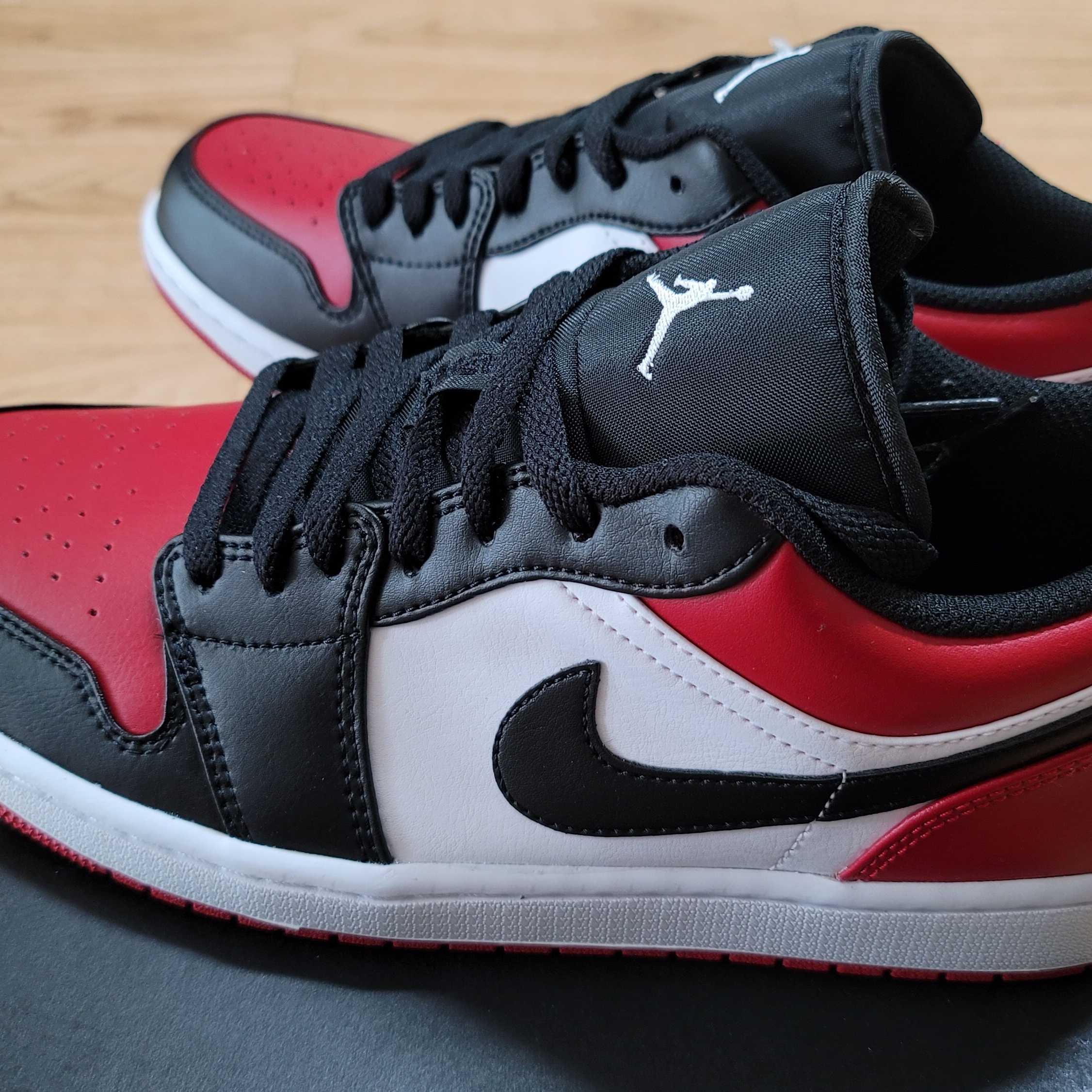 Jordan 1 Low Bred Toe 착용 스타일 - 2