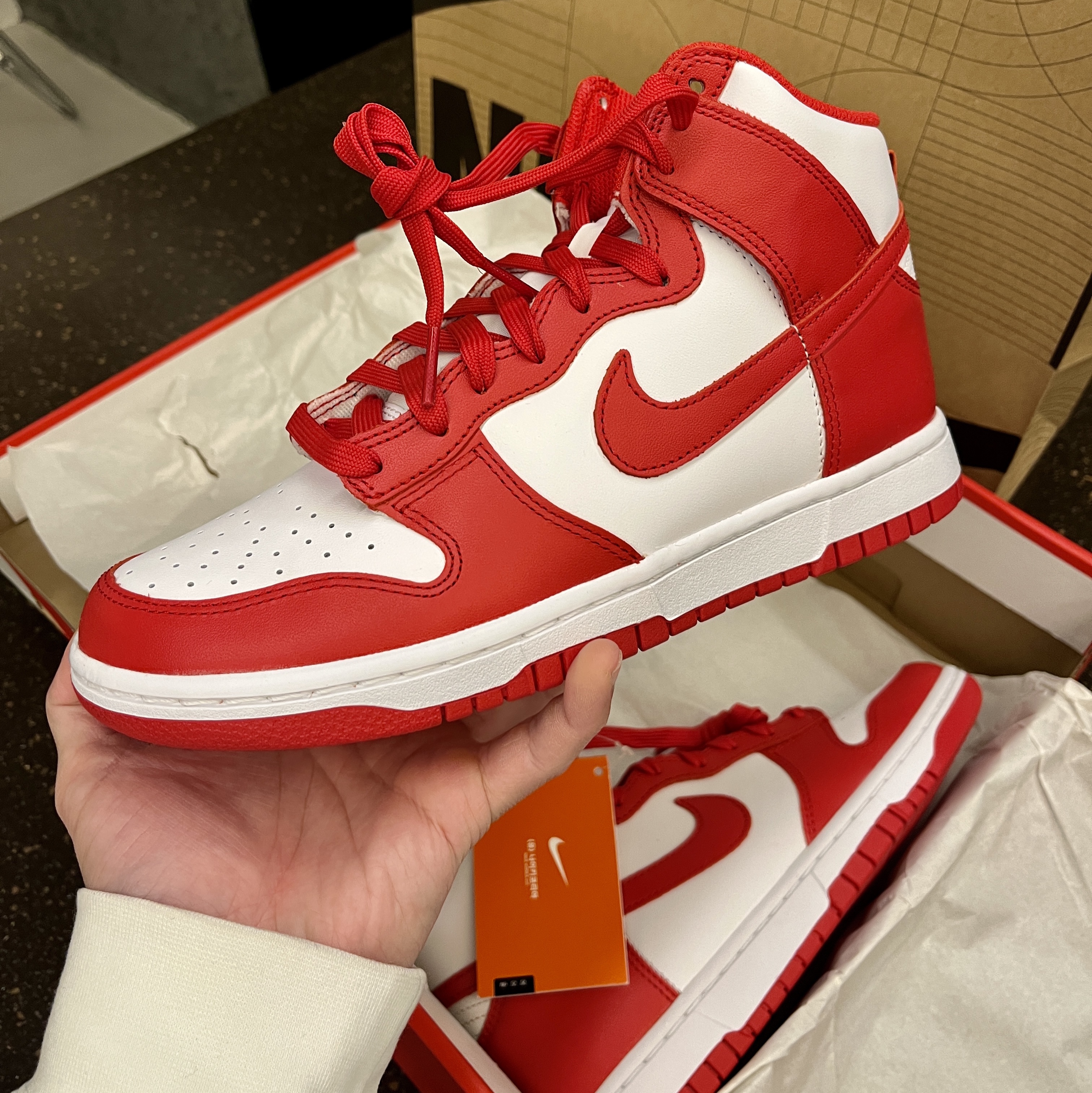 Nike Dunk High Retro Championship White and Red 착용 스타일