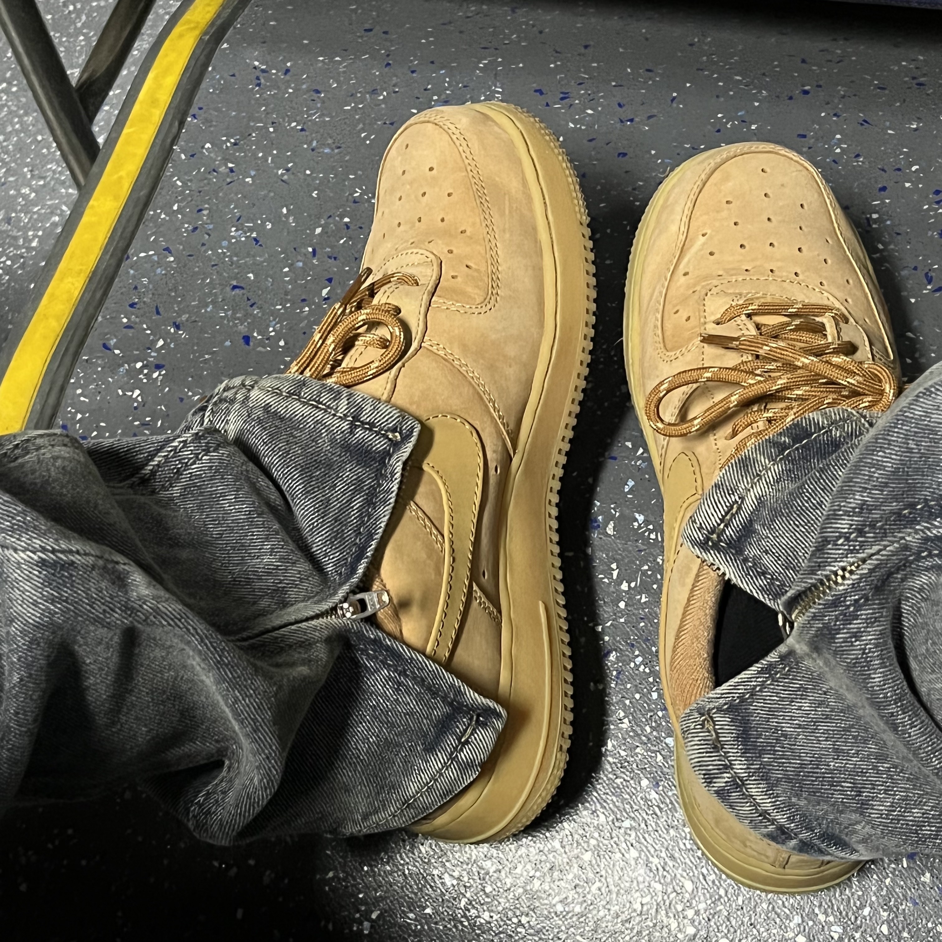 Nike Air Force 1 '07 WB Flax 착용 스타일