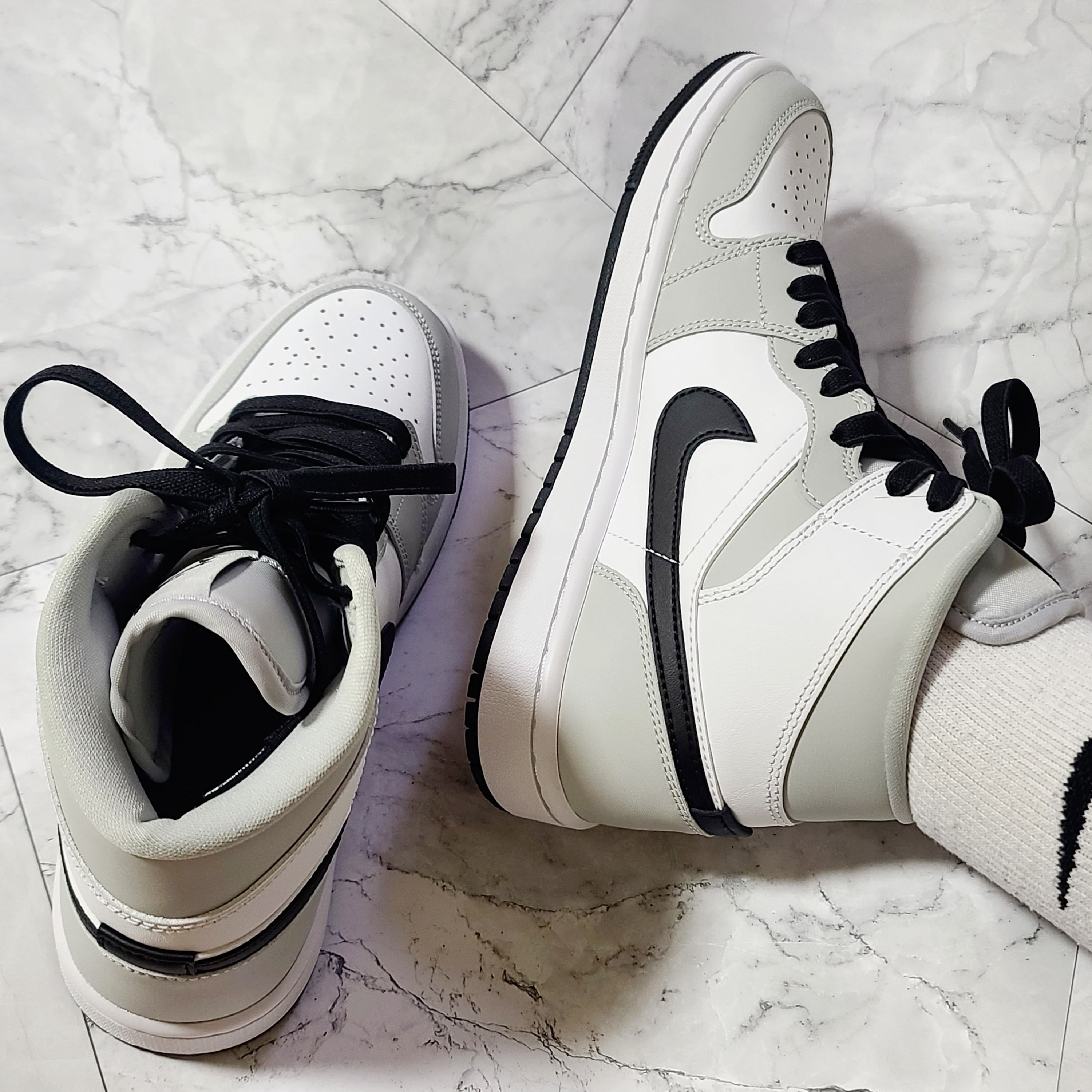 (W) Jordan 1 Mid Grey Fog 착용 스타일
