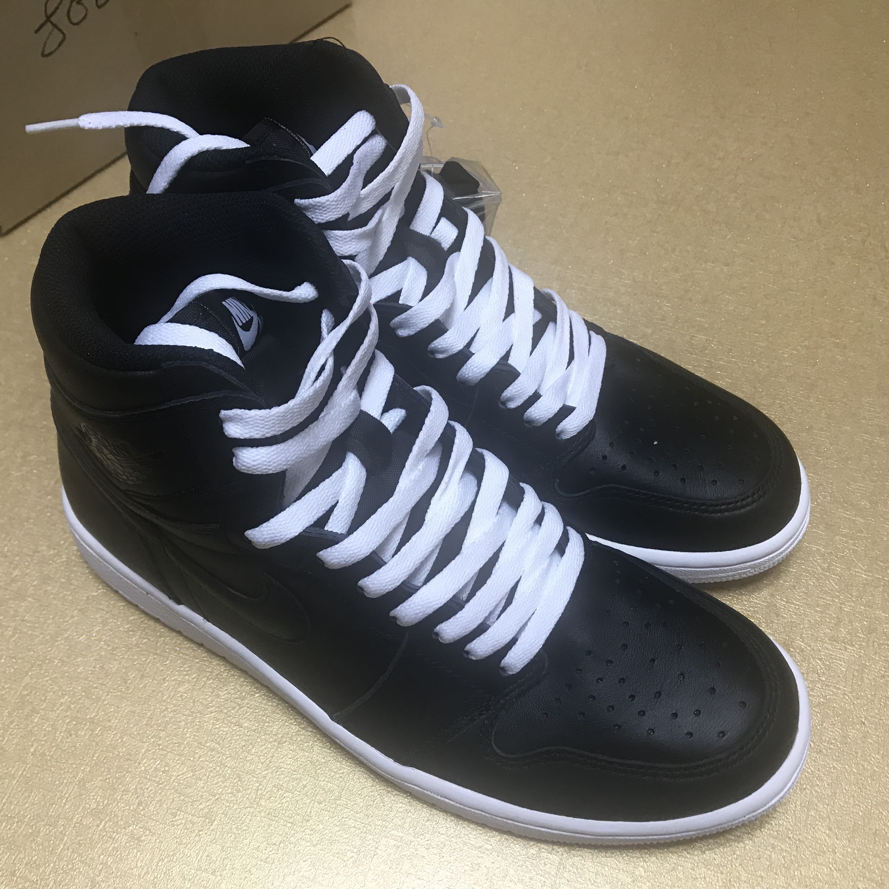 Jordan 1 Retro Cyber Monday 2015 착용 스타일