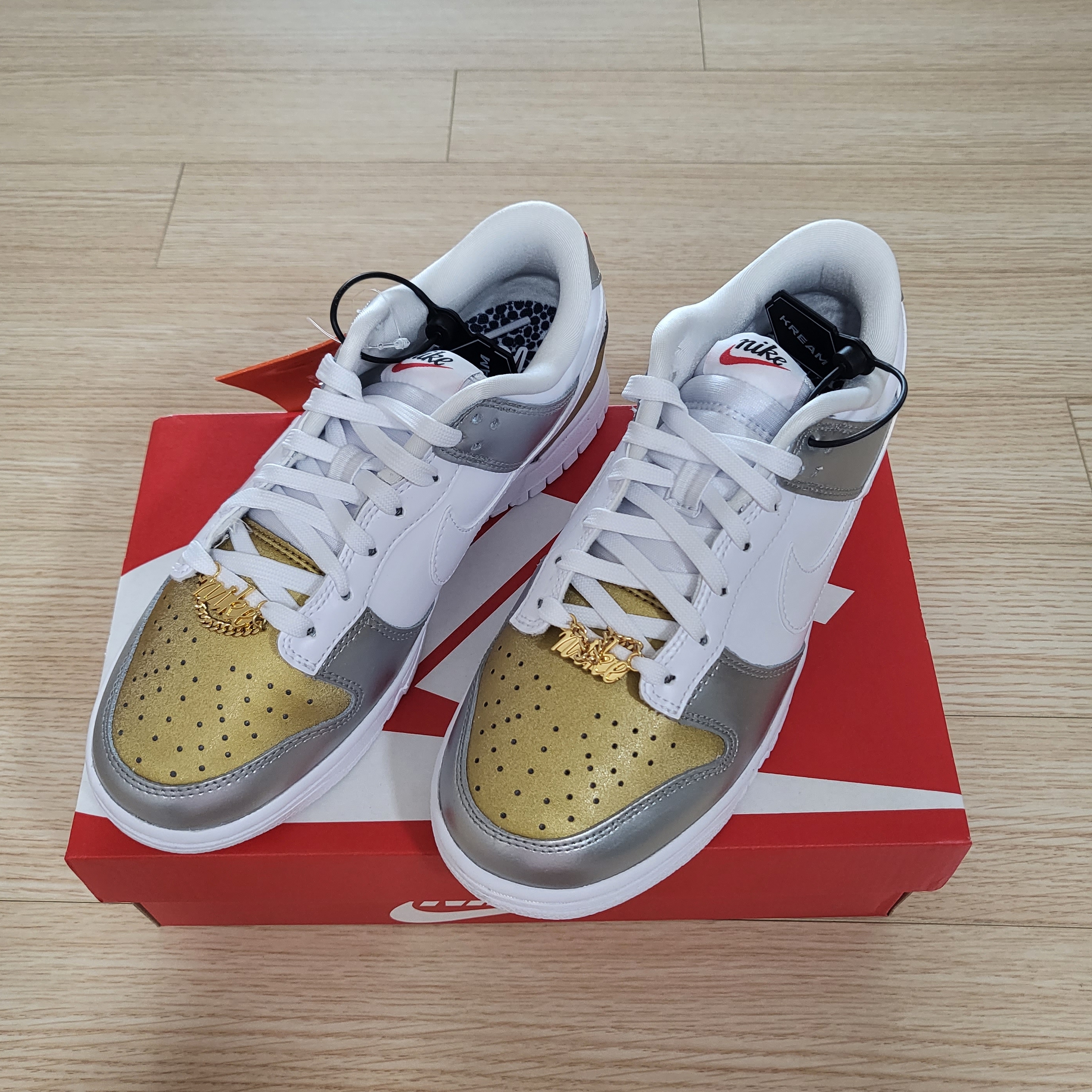 (W) Nike Dunk Low SE Heirloom 착용 스타일 - 2