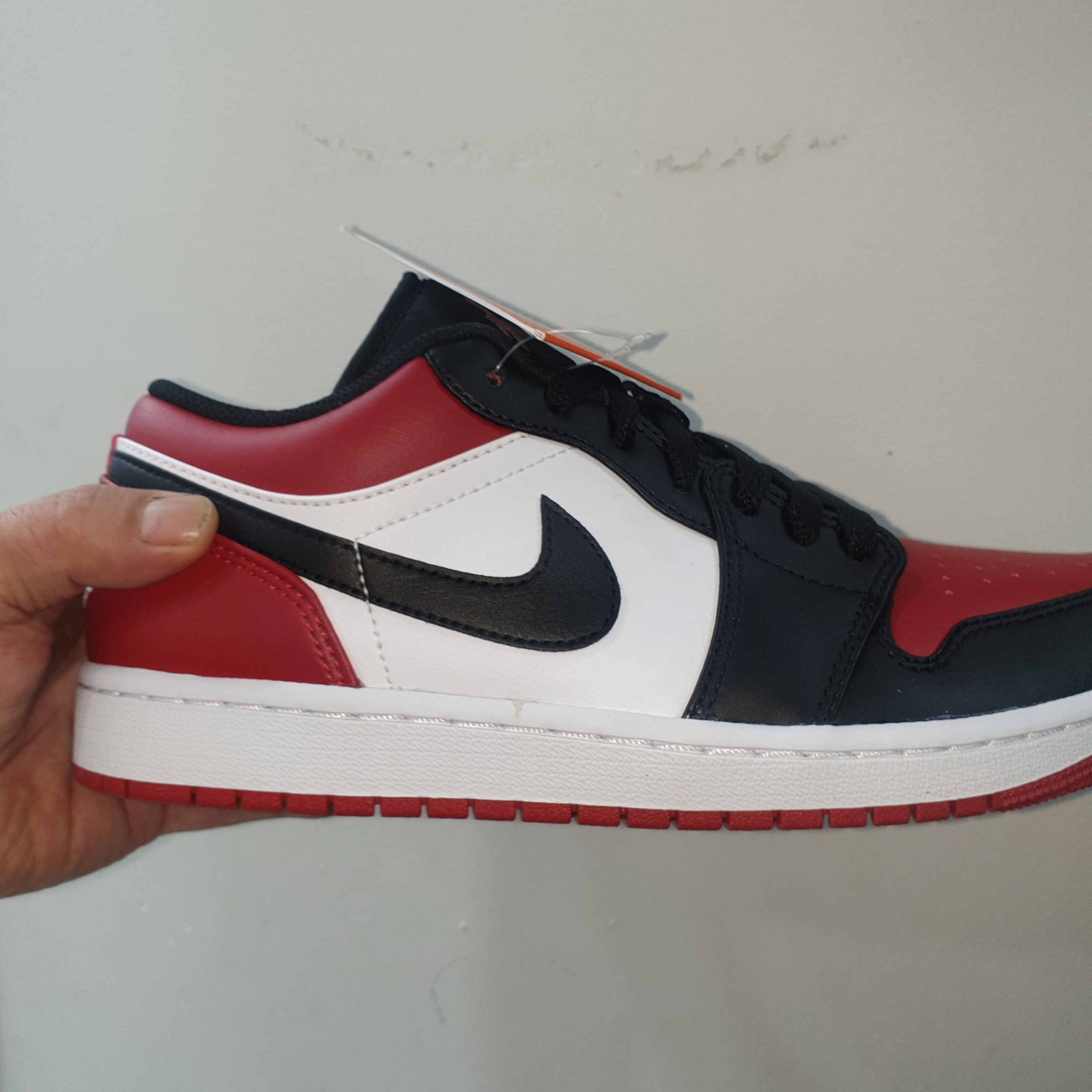 Jordan 1 Low Bred Toe 착용 스타일 - 3