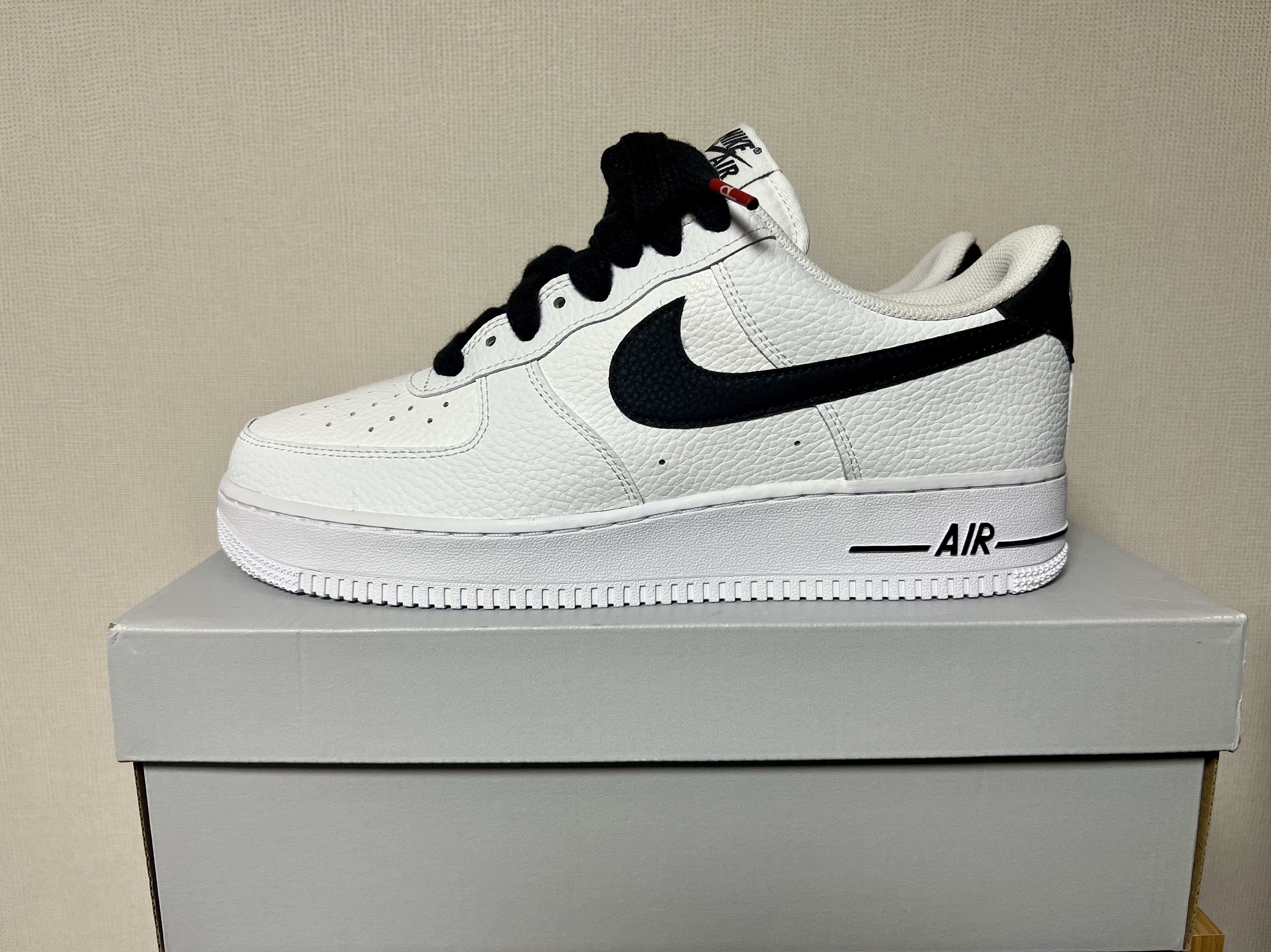 Nike Air Force 1 '07 White Black 착용 스타일 - 1