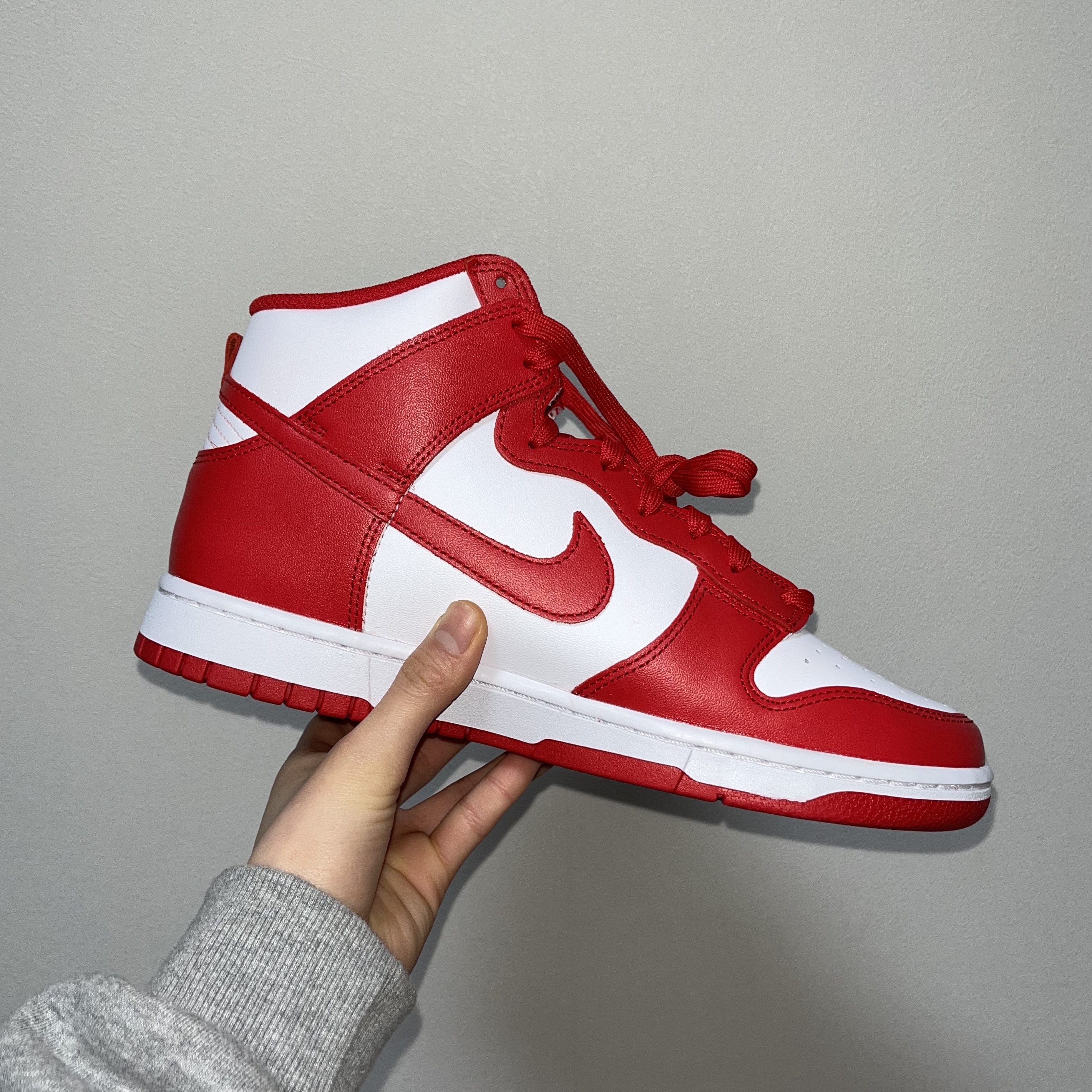 Nike Dunk High Retro Championship White and Red 착용 스타일