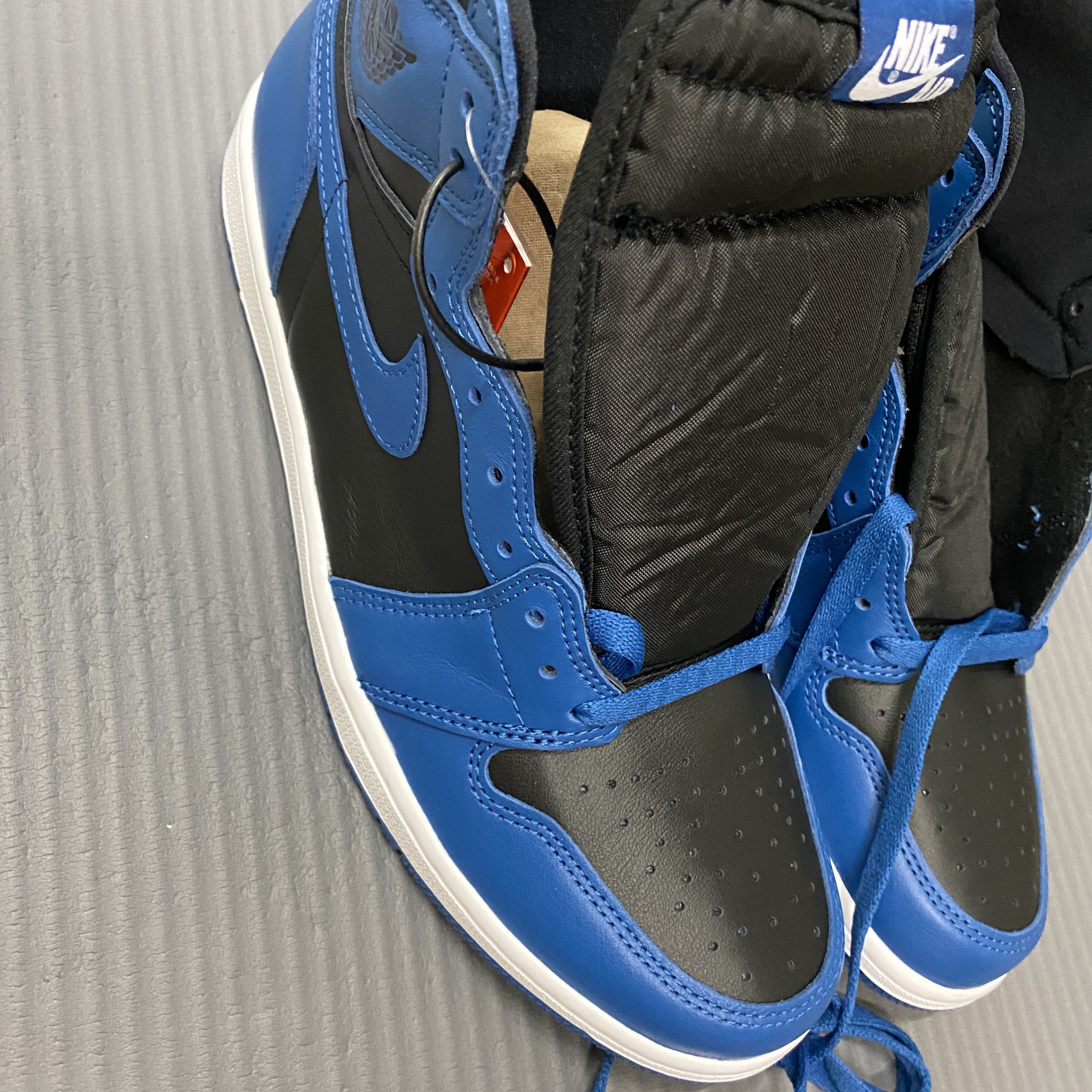 Jordan 1 Retro High OG Dark Marina Blue 착용 스타일