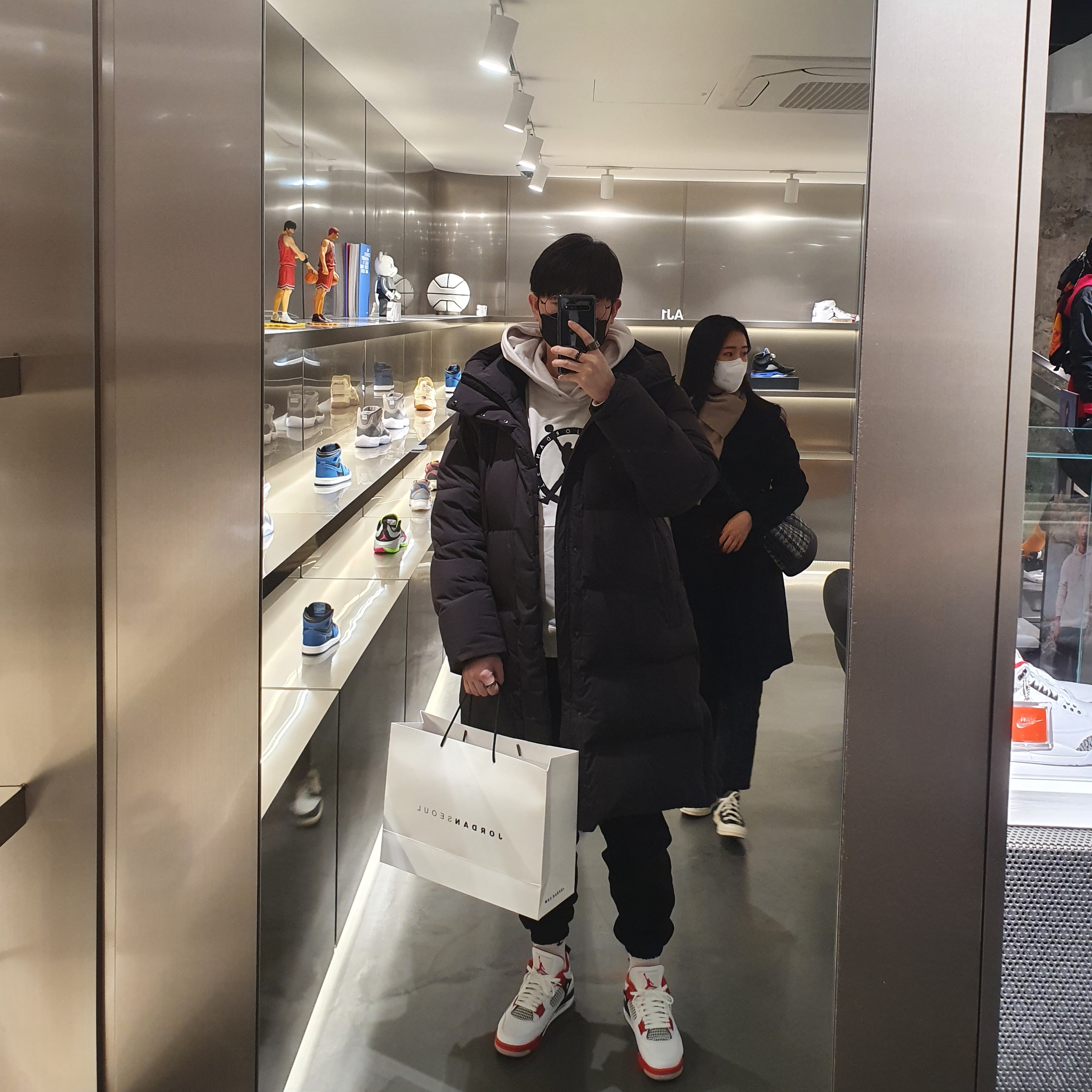 Jordan 4 Retro OG Fire Red 2020, Jordan x Off-White Hoodie Phantom - Asia 착용 스타일
