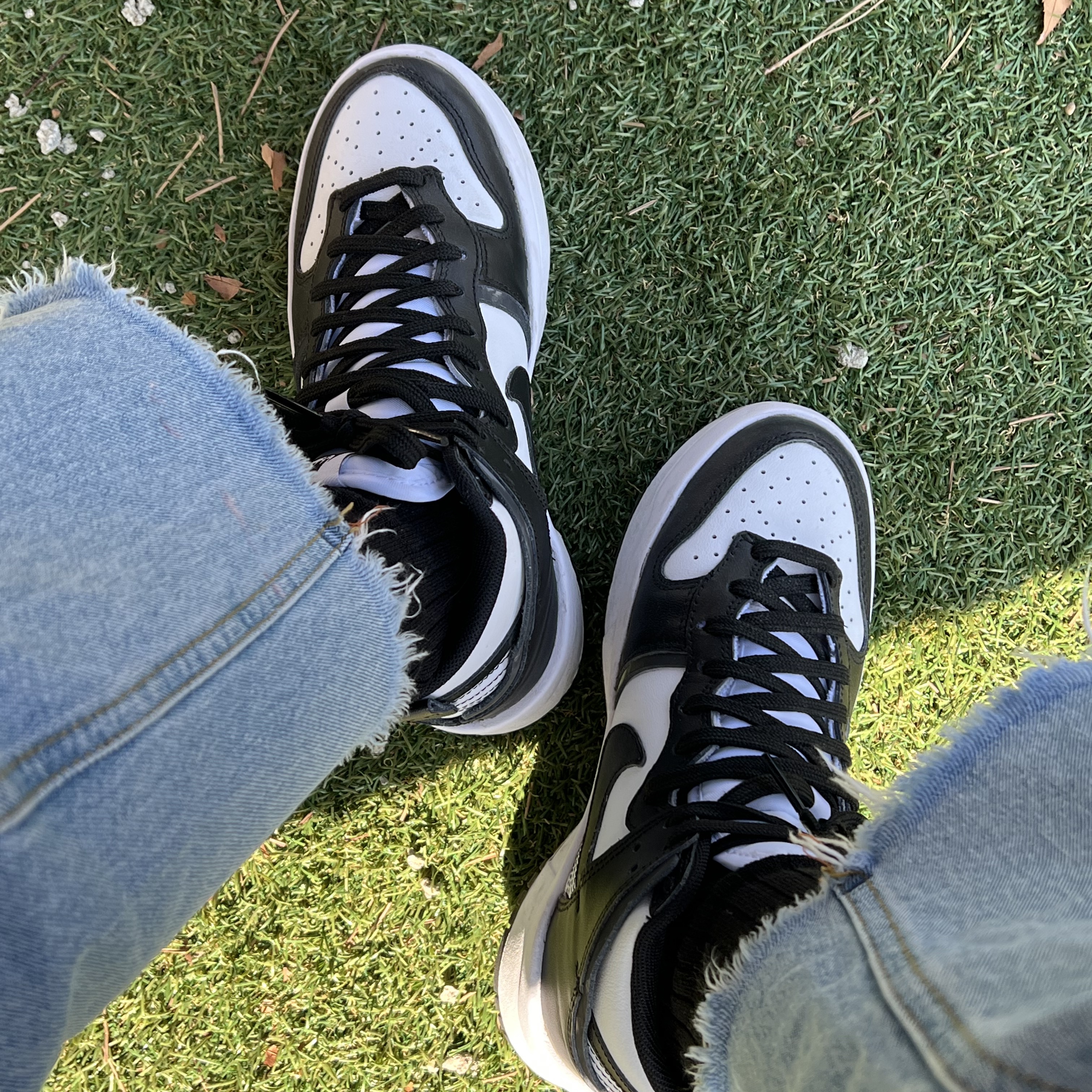 (W) Nike Dunk High Up Black and White 착용 스타일 - 1