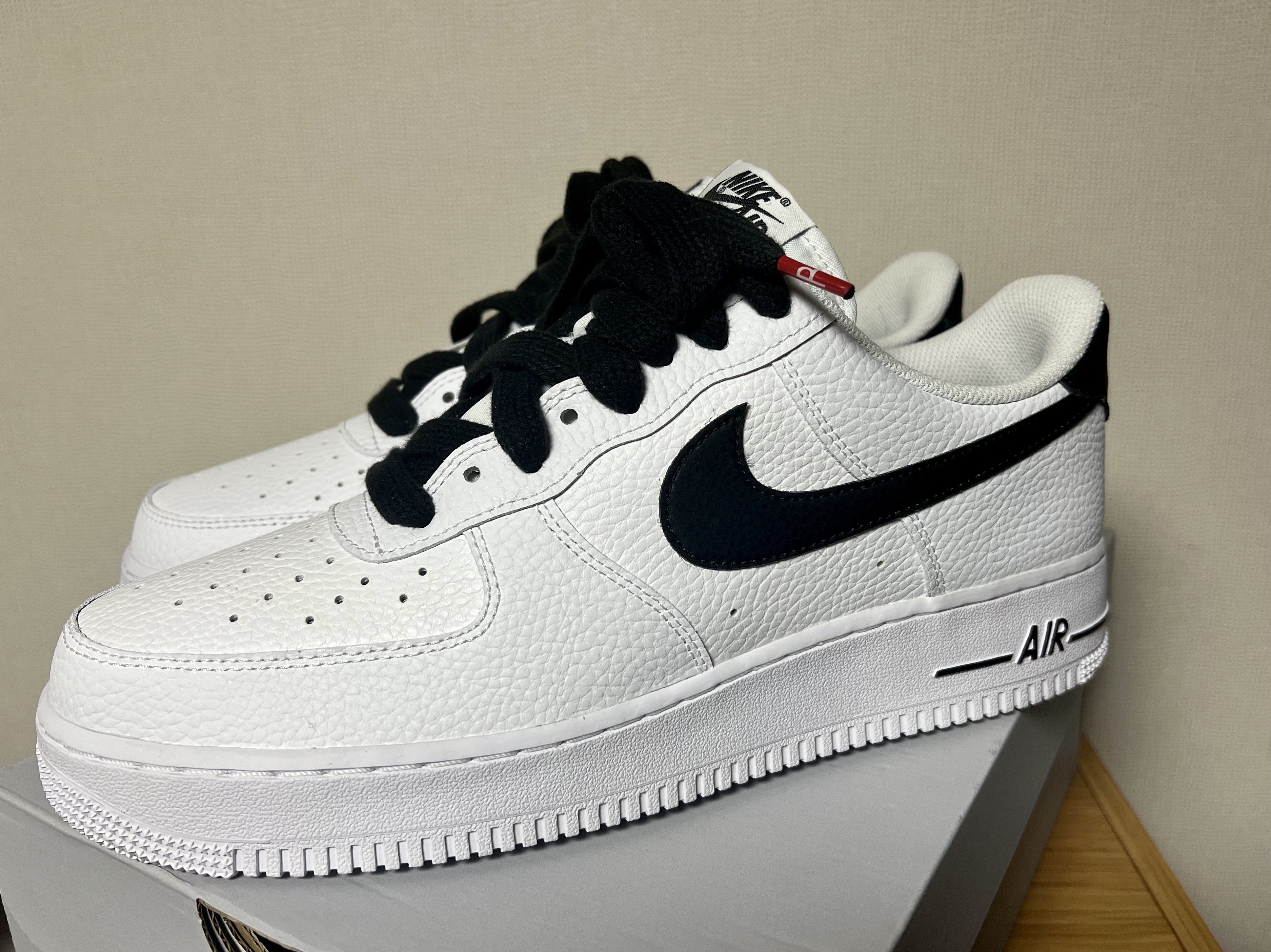 Nike Air Force 1 '07 White Black 착용 스타일 - 2