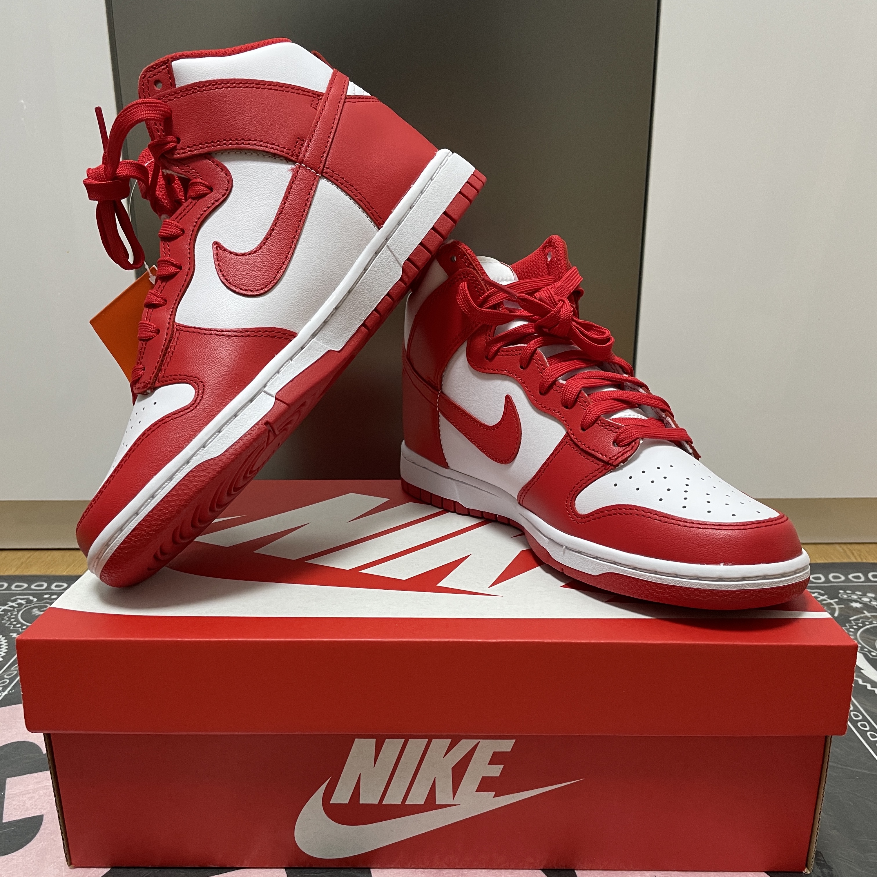 Nike Dunk High Retro Championship White and Red 착용 스타일