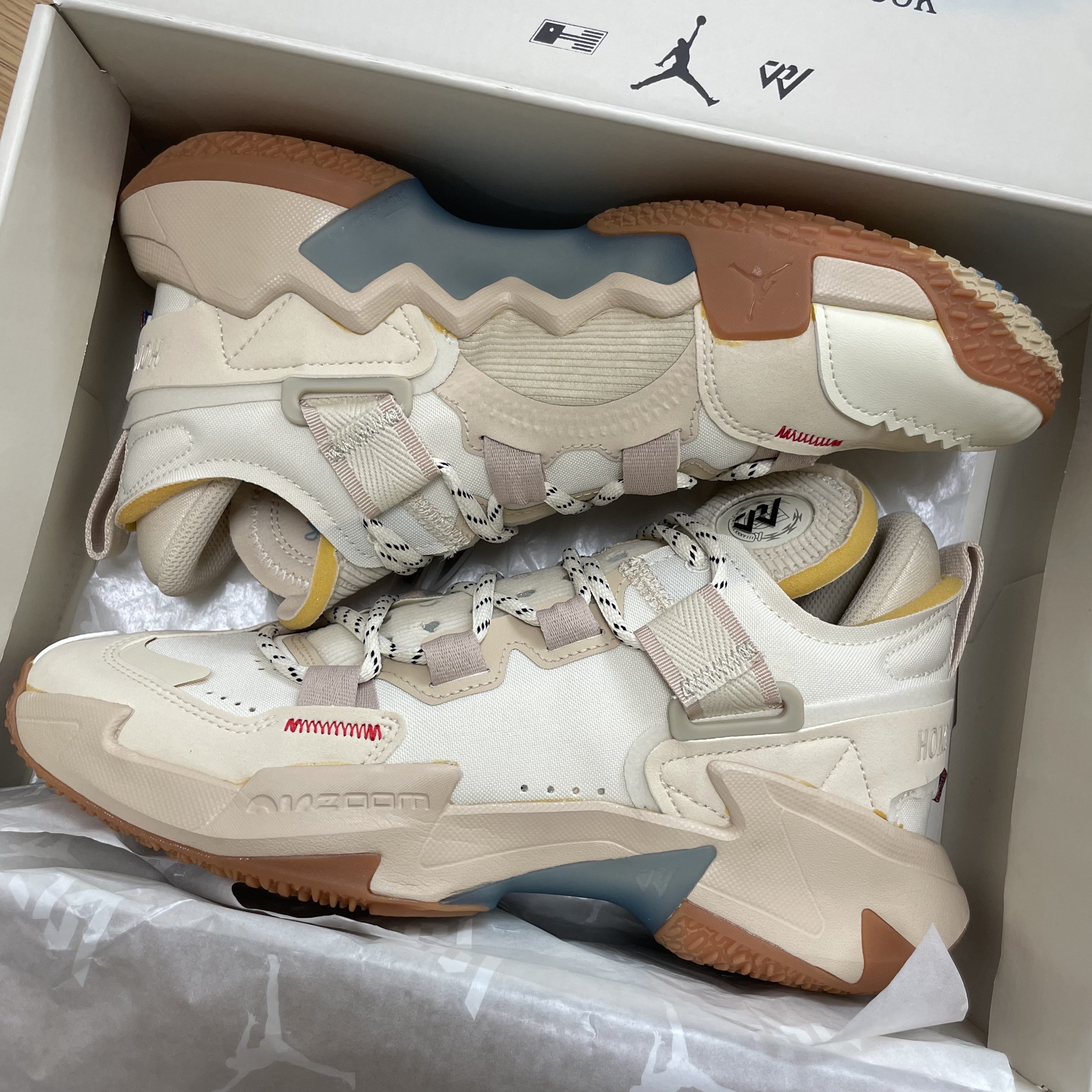 Jordan x Russell Westbrook Honor the Gift Why Not ZER0.5 PF Sail 착용 스타일