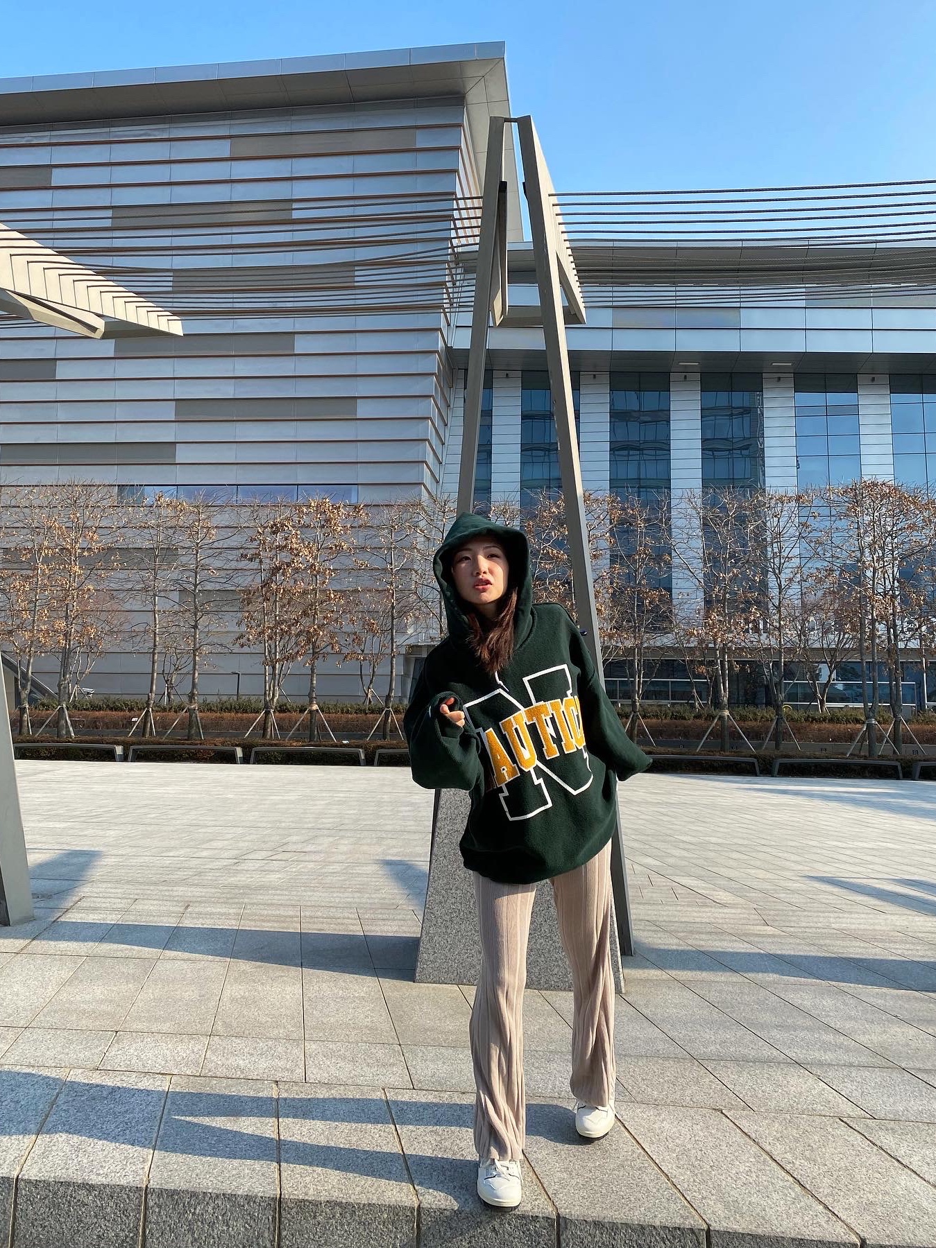 New Balance 550 White Grey - 2E Wide 착용 스타일 - 3
