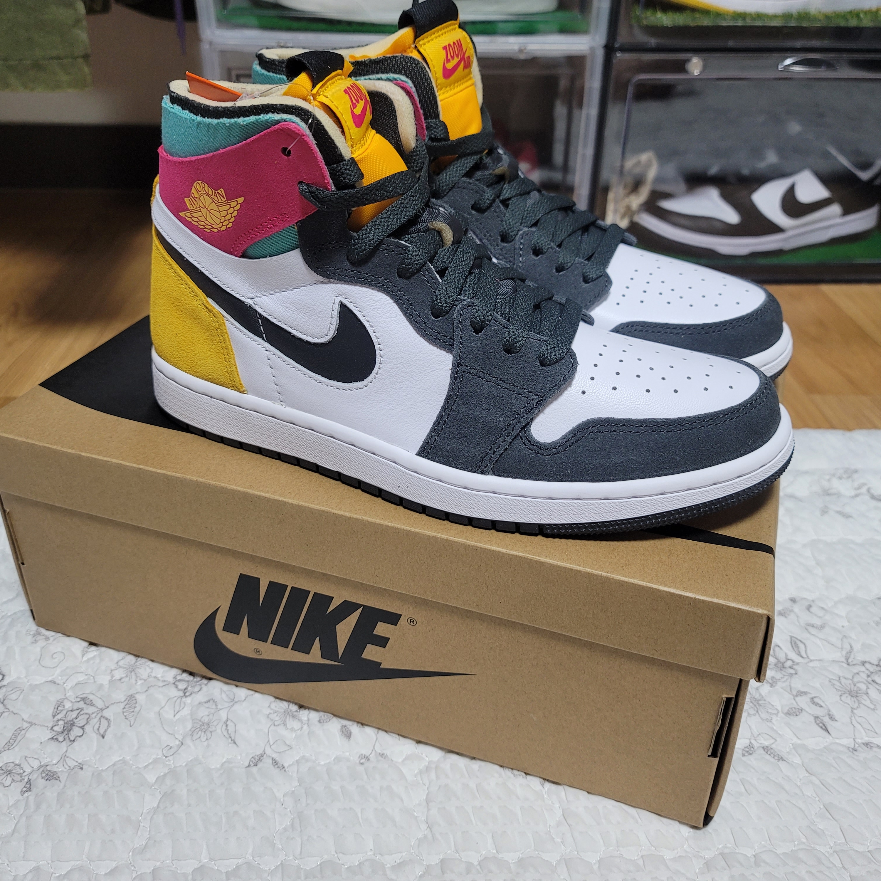 Jordan 1 Zoom Air CMFT Anthracite Pink Gold 착용 스타일