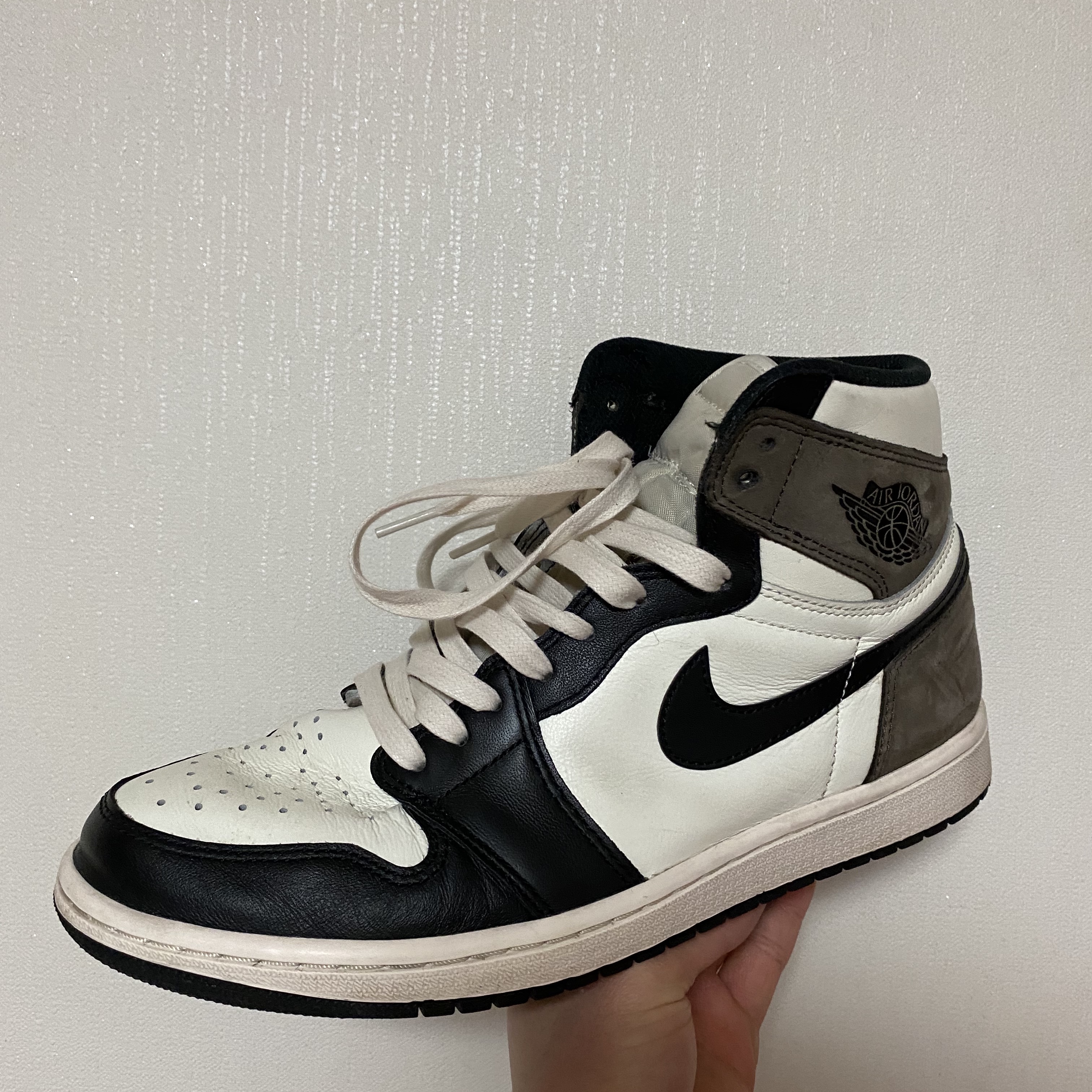 Jordan 1 Retro High OG Black Mocha 착용 스타일