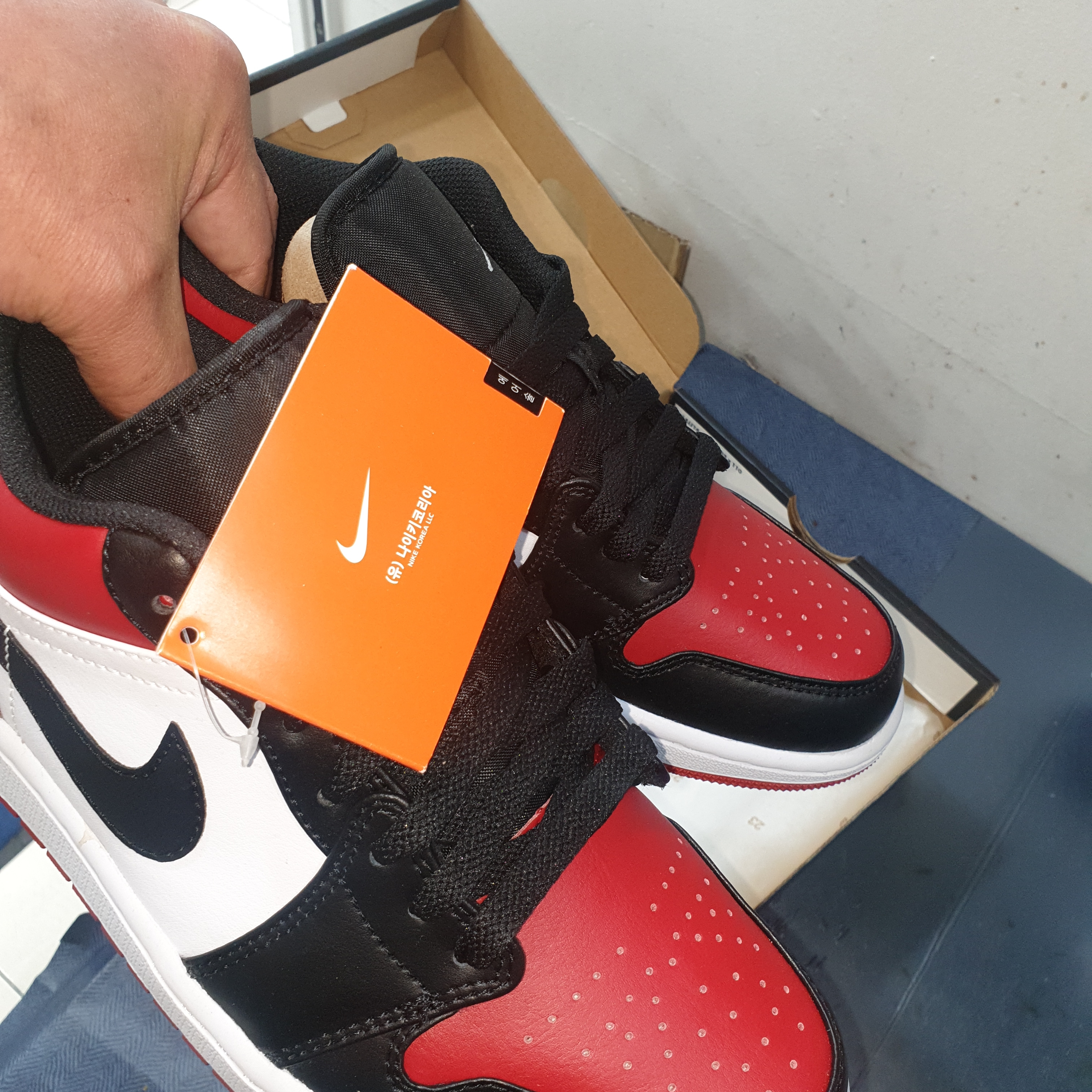 Jordan 1 Low Bred Toe 착용 스타일 - 1